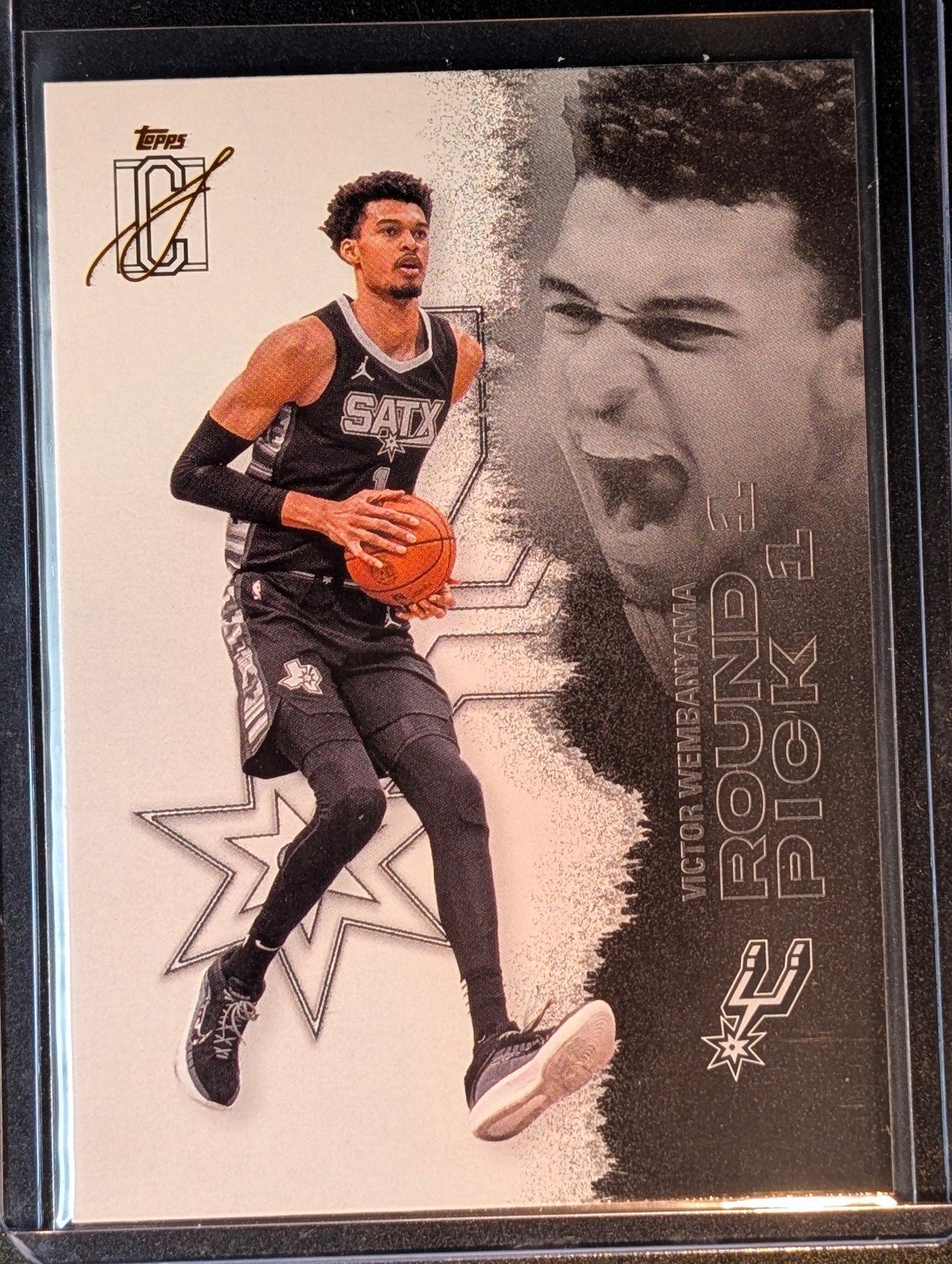 Front of 2025-26 Topps Signature Class #55 Victor Wembanyama