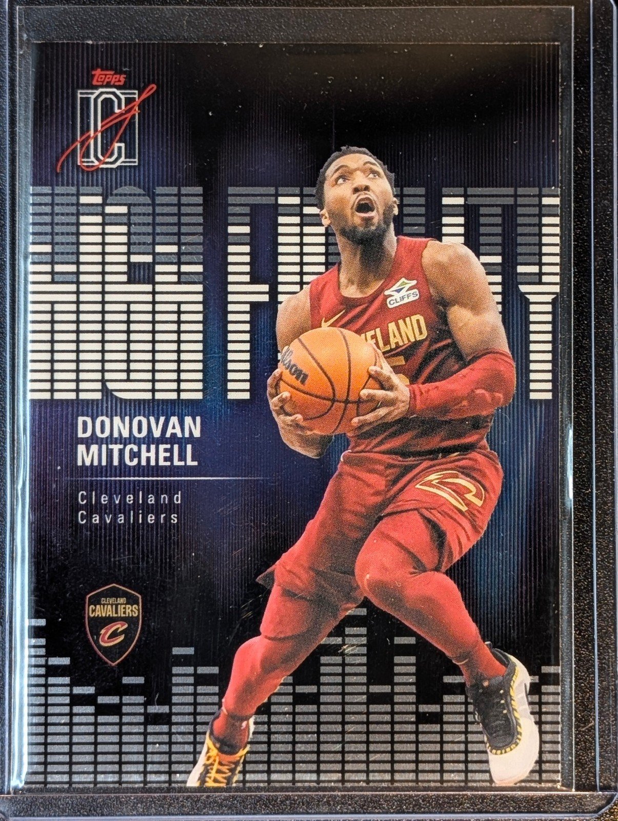Front of 2025-26 Topps Signature Class #HF-25 Donovan Mitchell High Fidelity