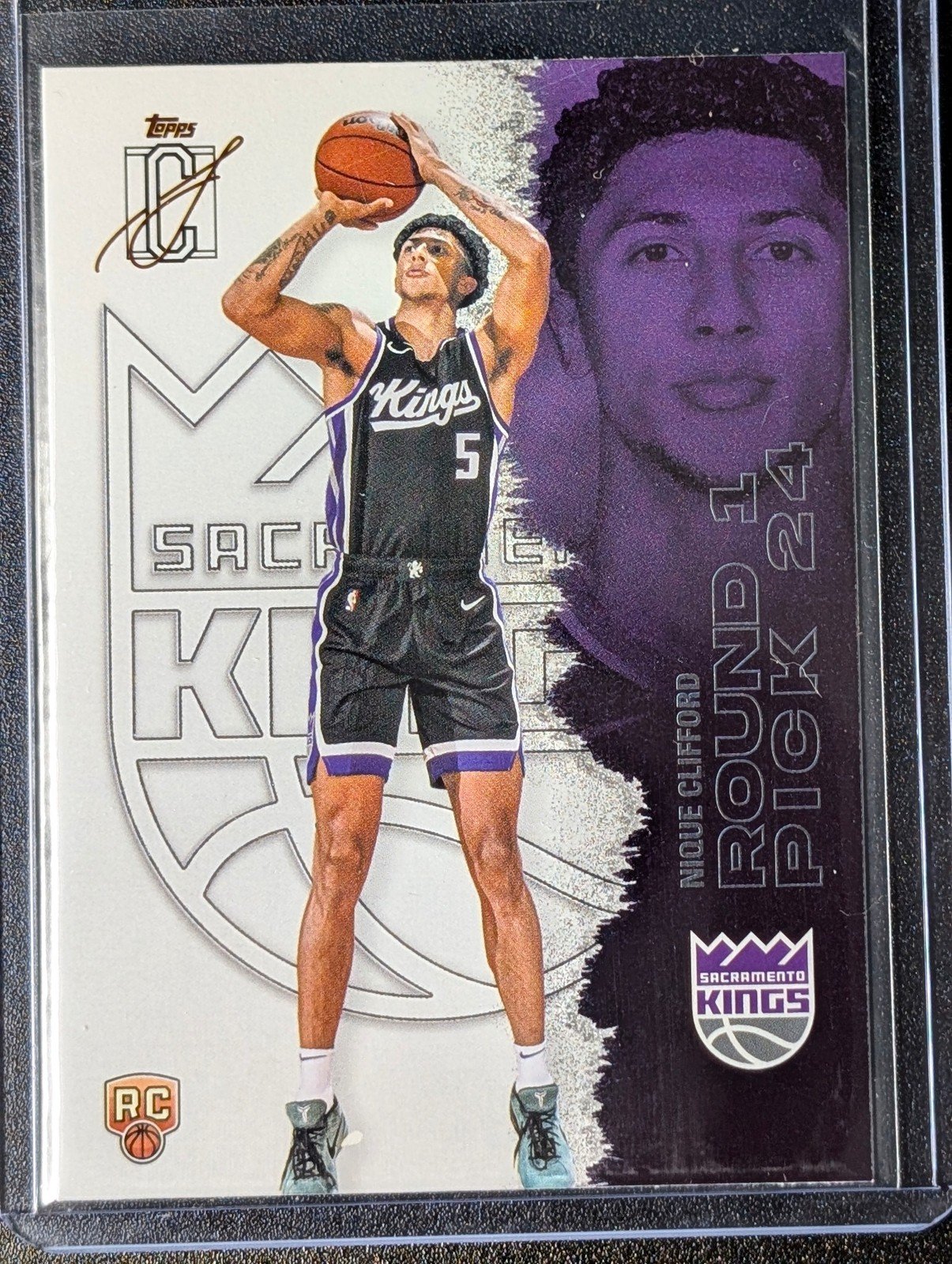 Front of 2025-26 Topps Signature Class #120 Nique Clifford
