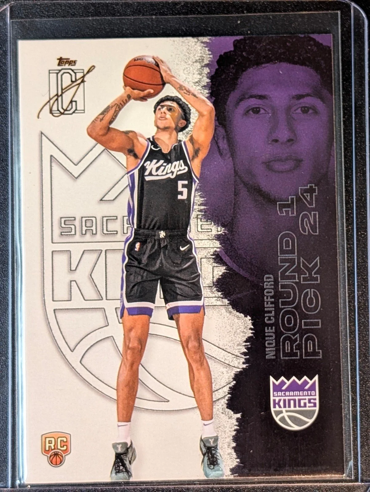 Front of 2025-26 Topps Signature Class #120 Nique Clifford