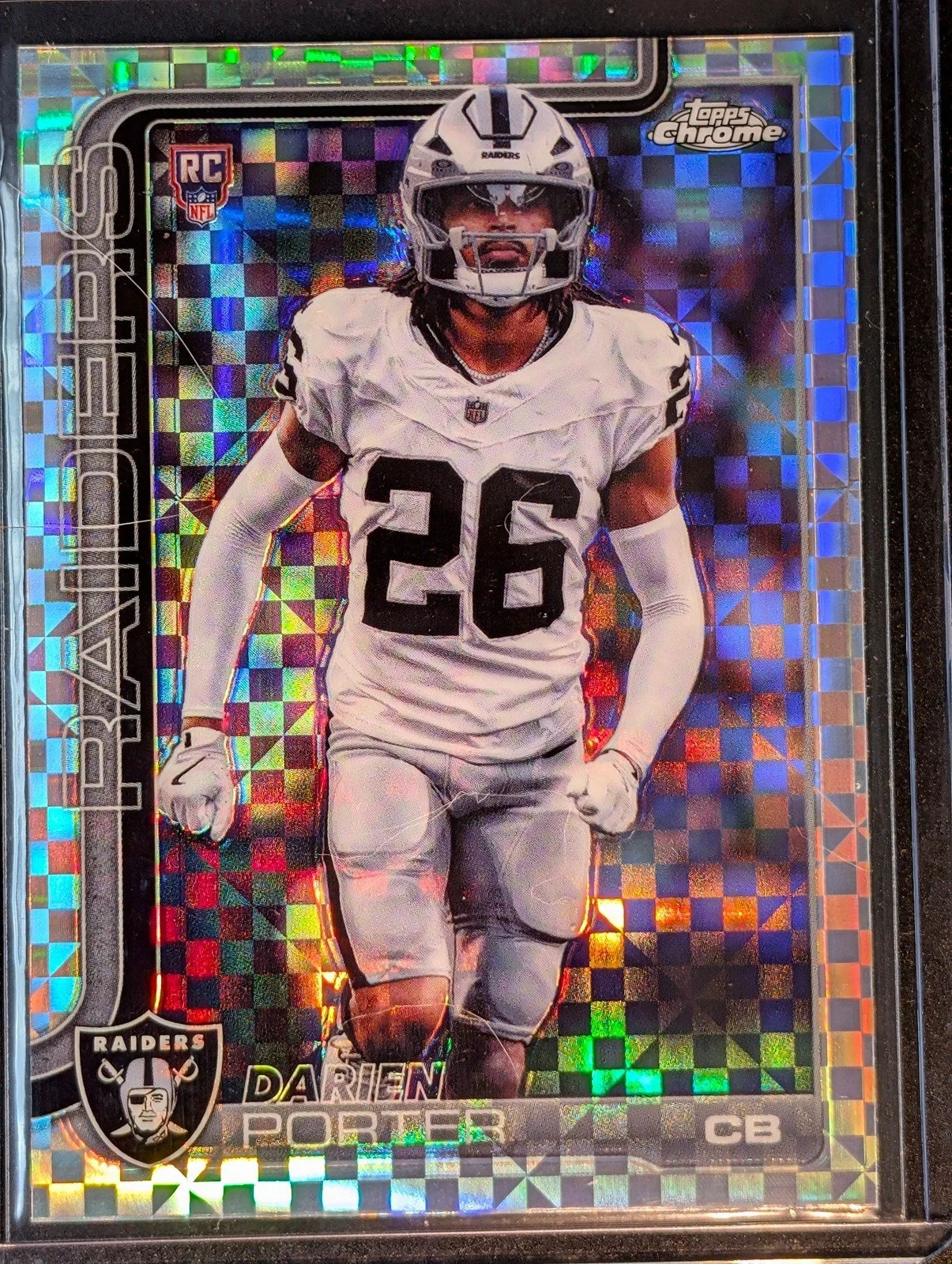 Front of 2025 Topps Chrome #367 Darien Porter X-Fractor