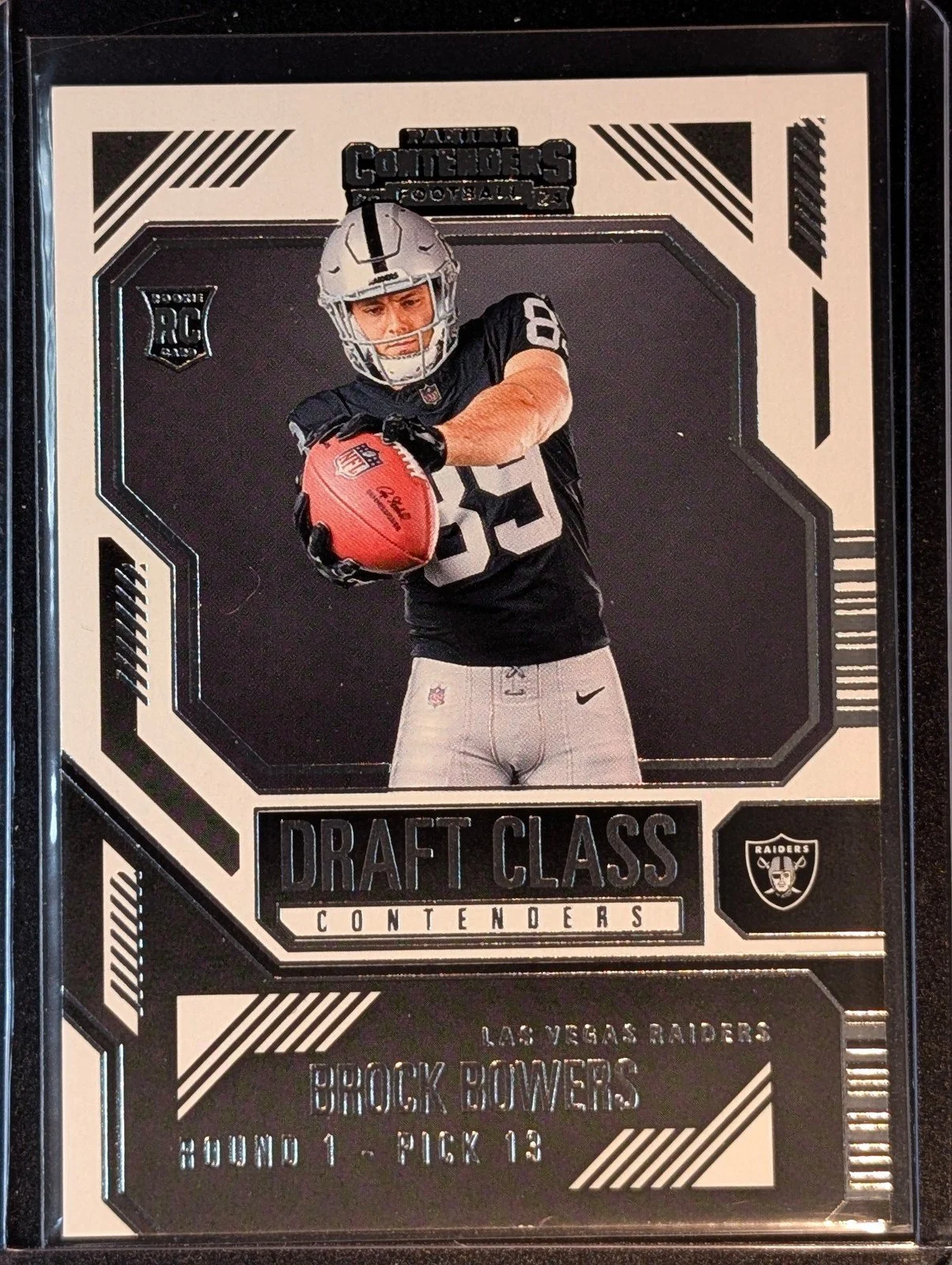 Front of 2024 Panini Contenders #7 Brock Bowers Draft Class Contenders Rookie
