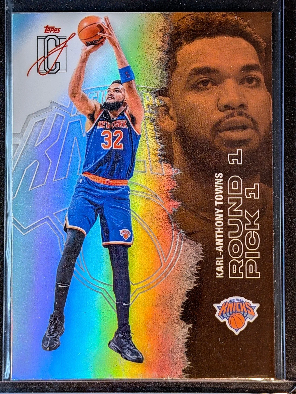 Front of 2025-26 Topps Signature Class #63 Karl-Anthony Towns Chrome Refractors