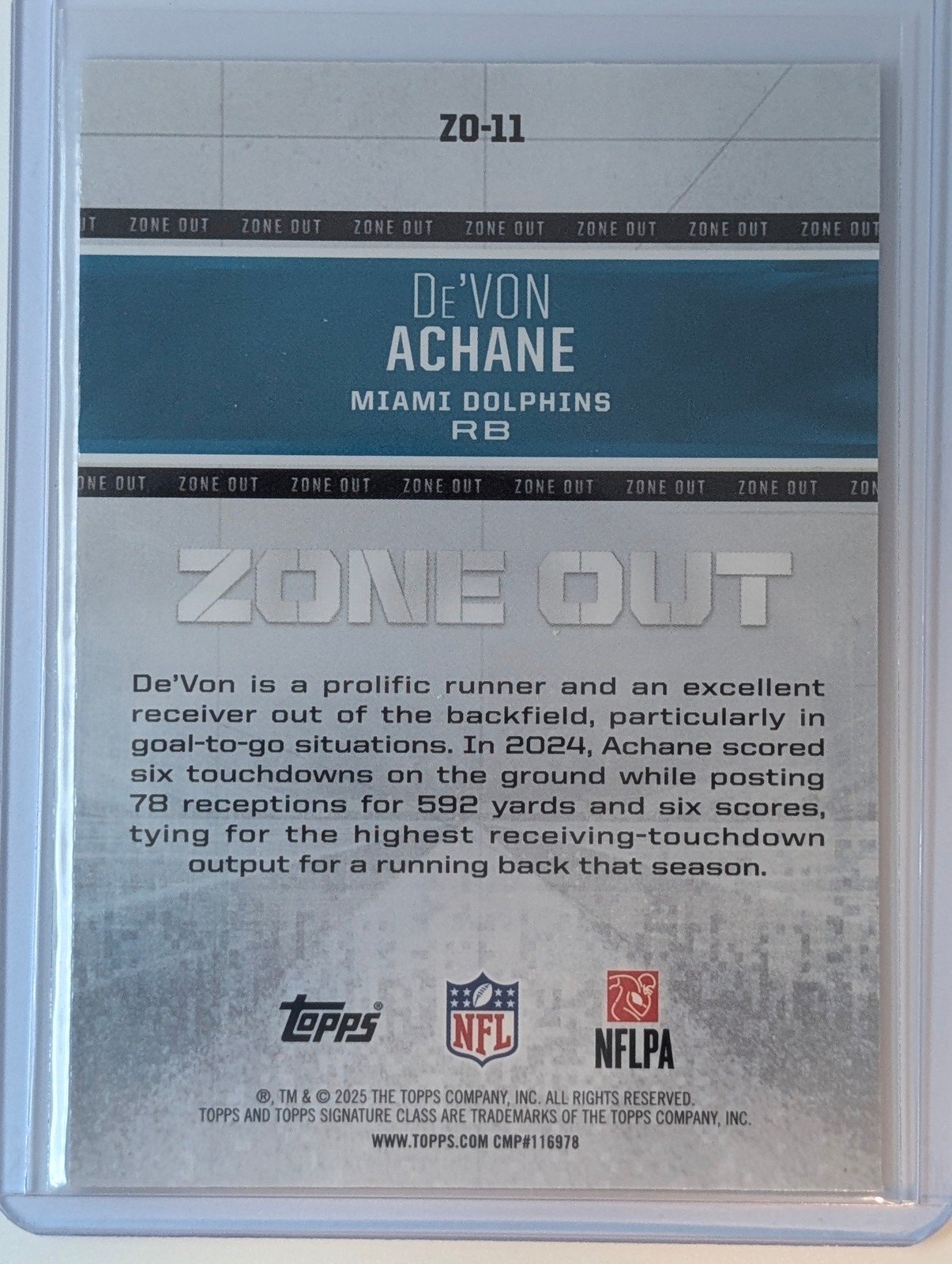 Back of 2025 Topps Signature Class #ZO-11 De'Von Achane Zone Out