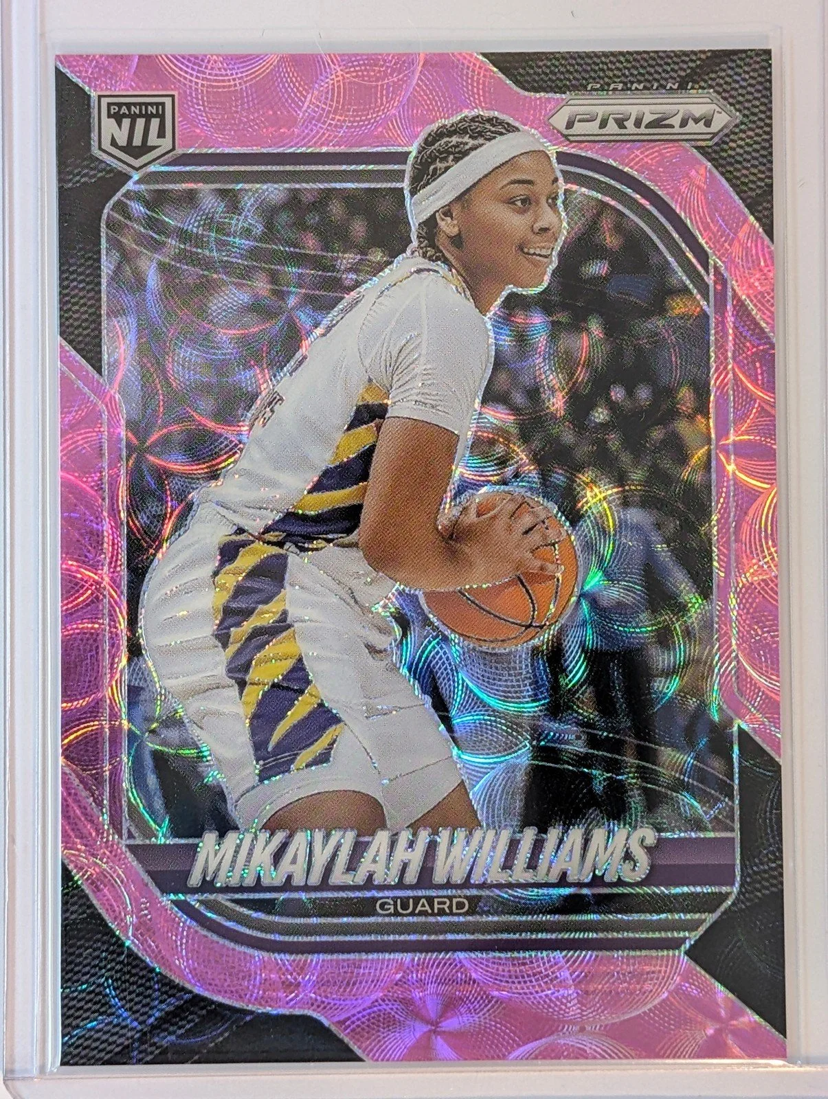 Front of 2025-26 Panini Prizm /125 #147 Mikaylah Williams Pink Scope 053/125