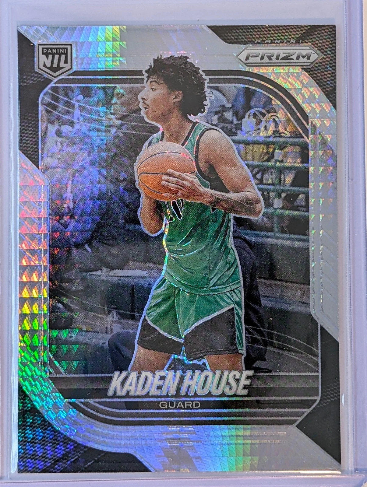 Front of 2025-26 Panini Prizm #117 Kaden House Hyper Prizm