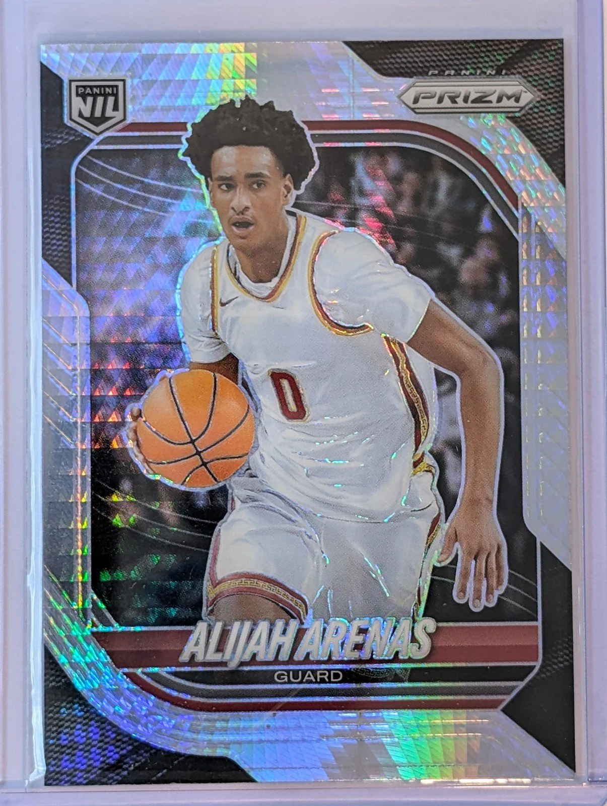 Front of 2025-26 Panini Prizm #100 Alijah Arenas Hyper Prizm
