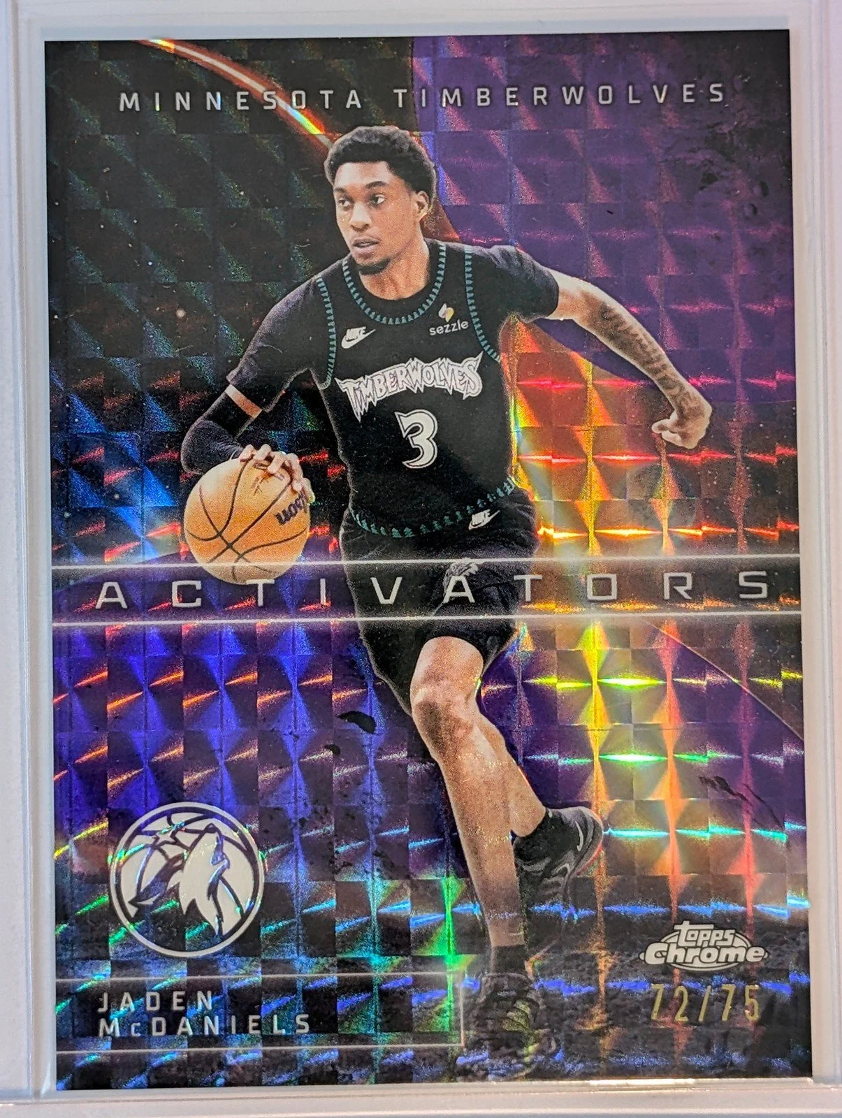 Front of 2025-26 Topps Chrome Update /75 #AC-19 Jaden McDaniels Activators Geometric