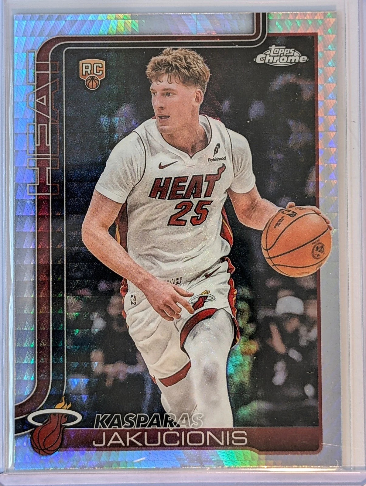 Front of 2025-26 Topps Chrome Update #170 Kasparas Jakučionis Prism Refractor