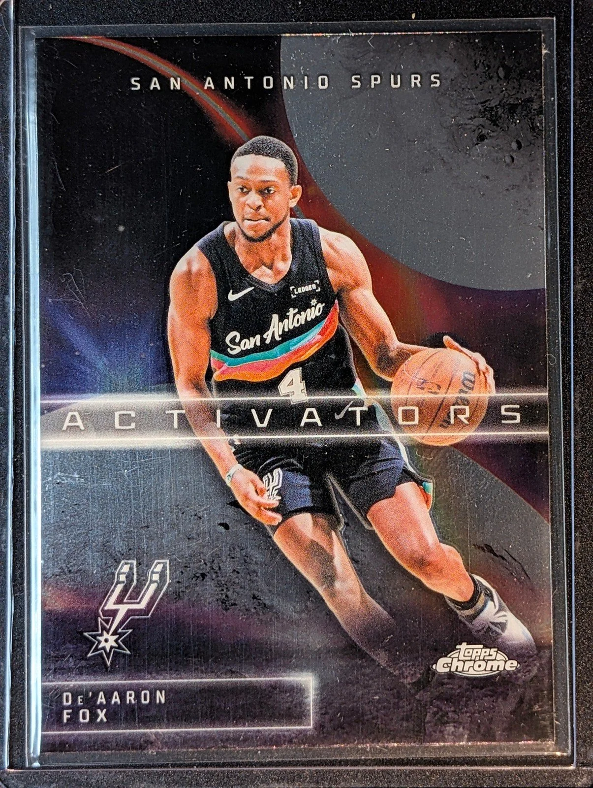 Front of 2025-26 Topps Chrome Update #AC-15 De’Aaron Fox Activators