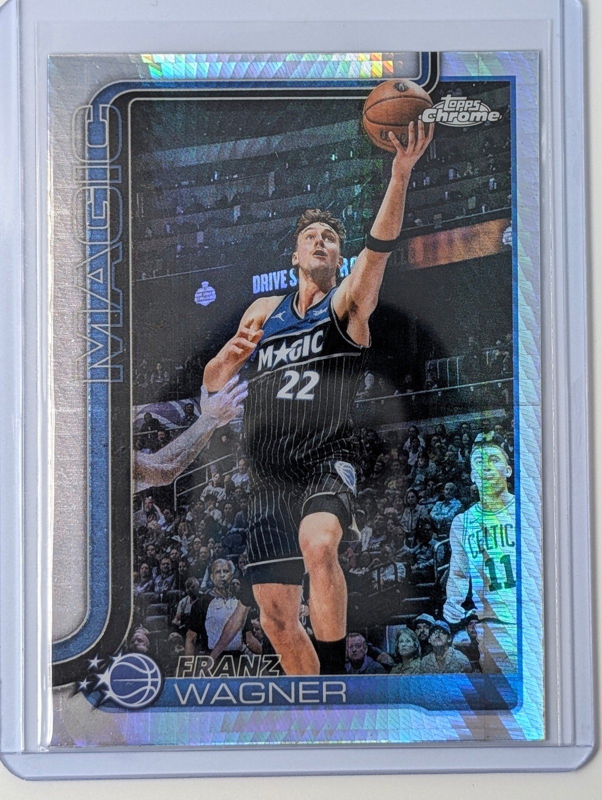 Front of 2025-26 Topps Chrome Update #39 Franz Wagner Prism Refractor