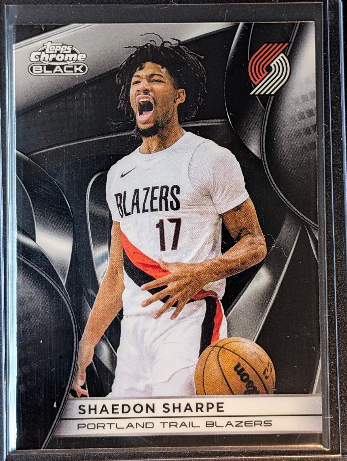 Front of 2025-26 Topps Chrome Black Shaedon Sharpe #89