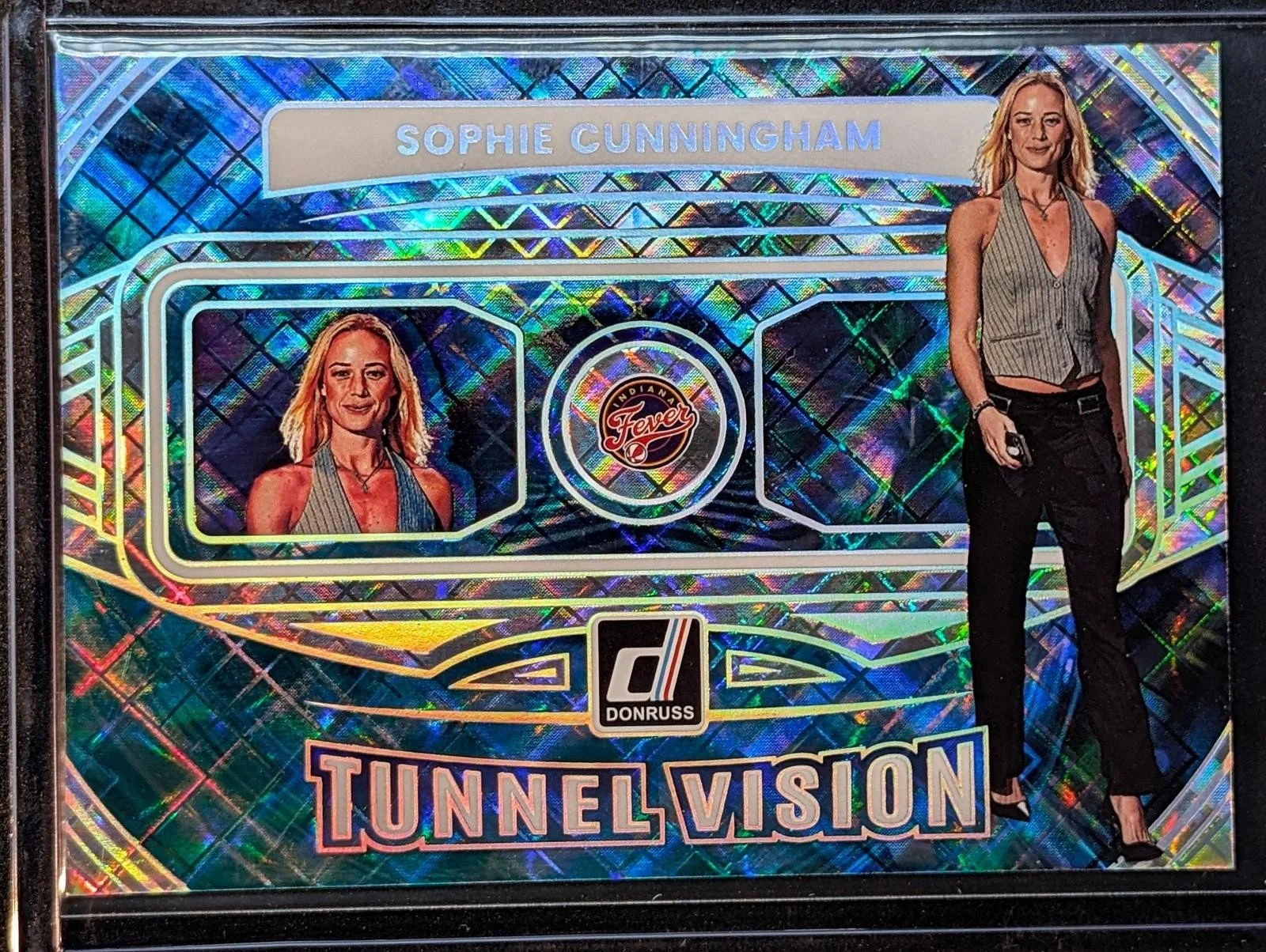 Front of 2026 Panini Donruss WNBA #3 Sophie Cunningham Tunnel Vision Diamond