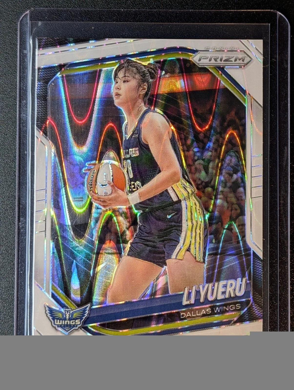 Front of 2025 Panini PRIZM #28 L'yueru WNBA Prizm