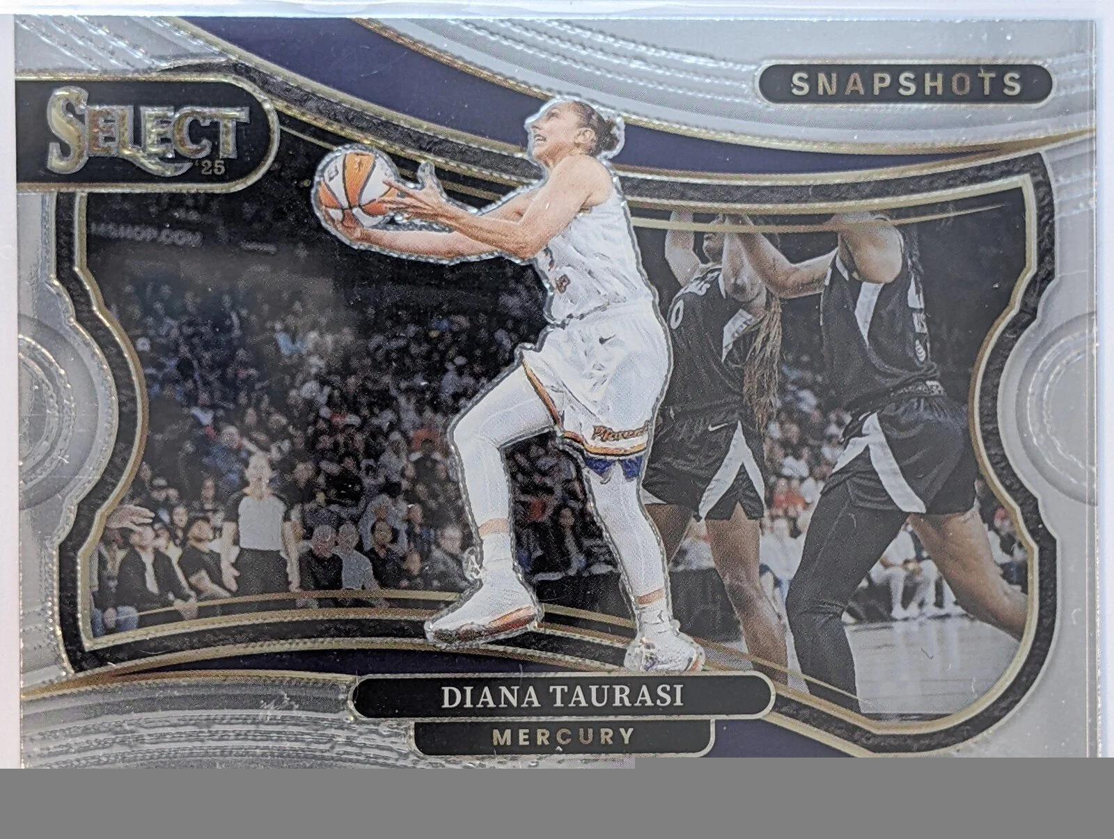 Front of 2025 Panini Select WNBA #16 Diana Taurasi Snapshots