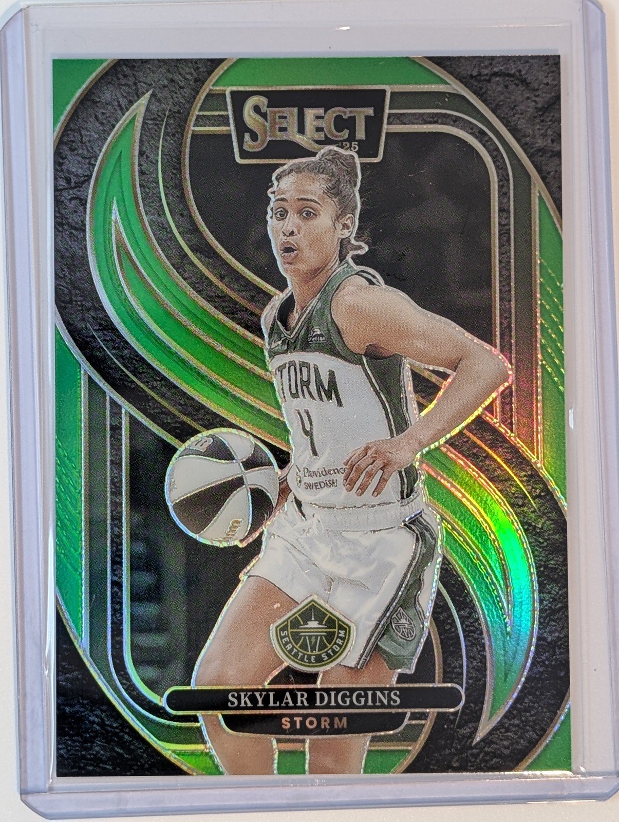 Front of 2025 Panini Select WNBA /75 #188 Skylar Diggins Neon Green Prizms