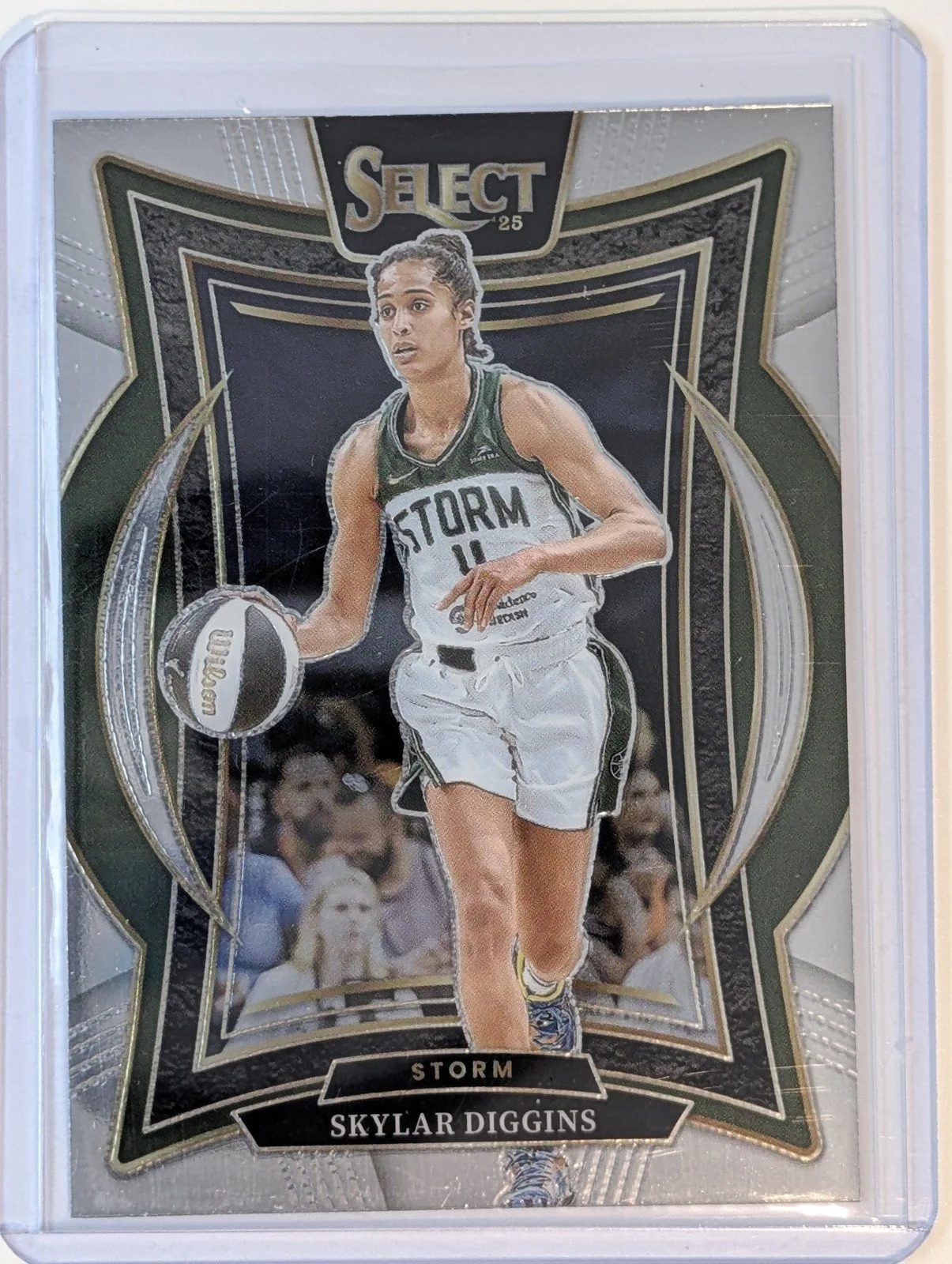 Front of 2025 Panini Select WNBA #16 Skylar Diggins