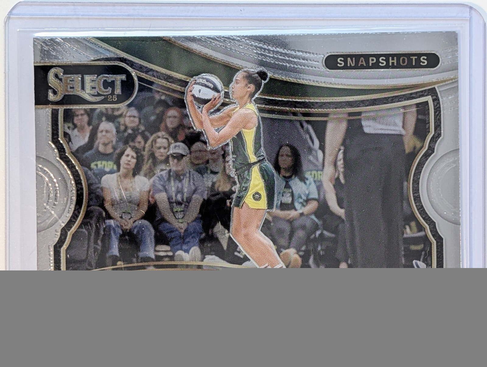 Front of 2025 Panini Select WNBA #8 Skylar Diggins Snapshots