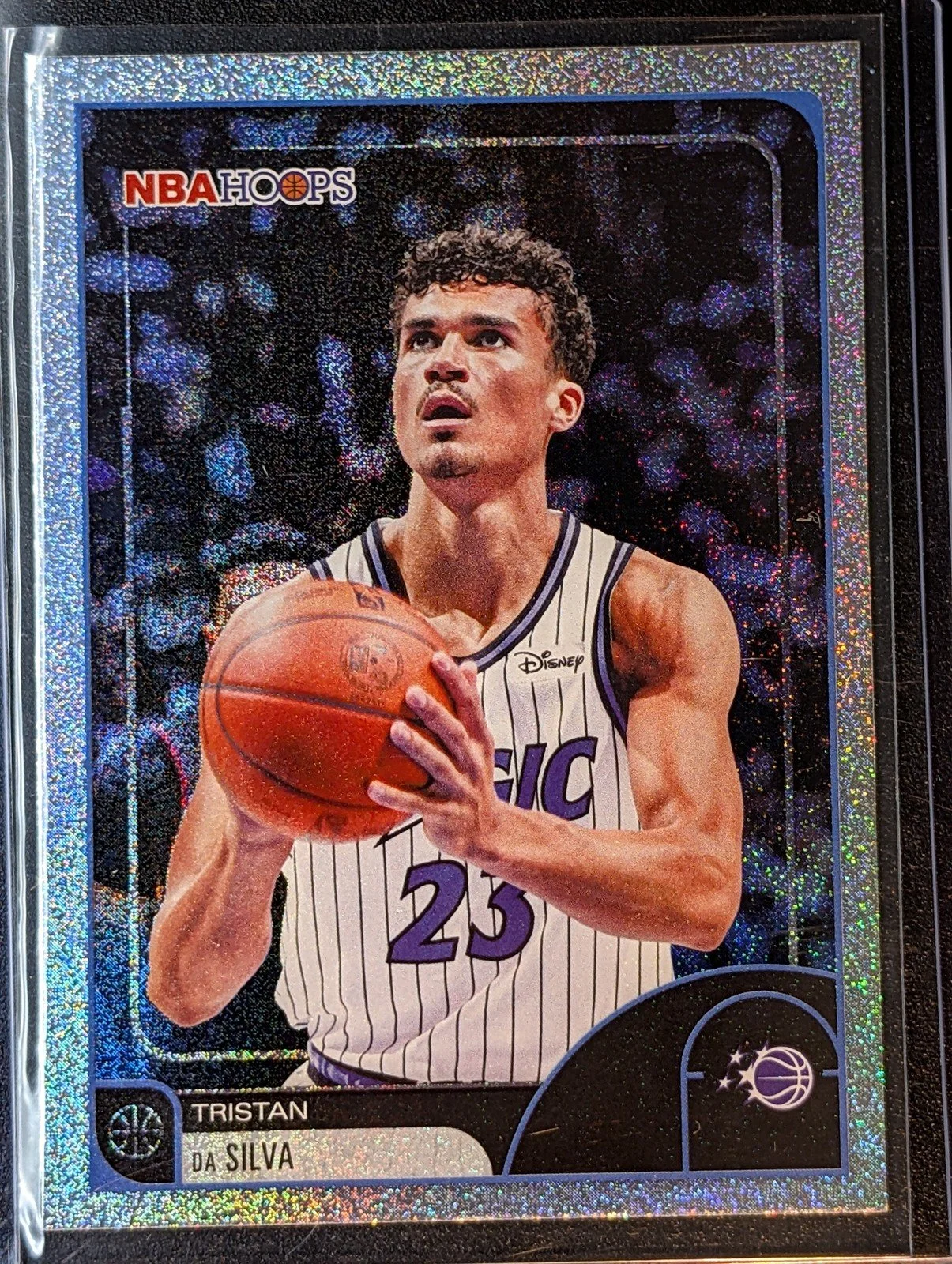 Front of 2025-26 Hoops #242 Tristan da Silva Pixel Burst