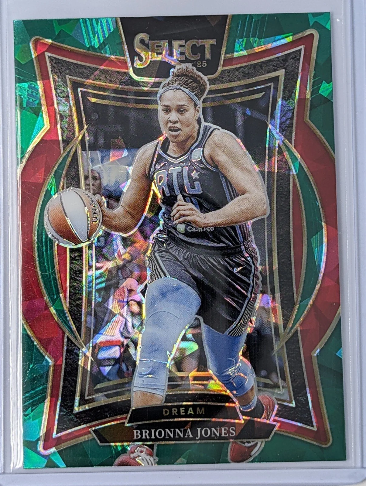 Front of 2025 Panini Select WNBA #18 Brionna Jones Green Ice Prizm