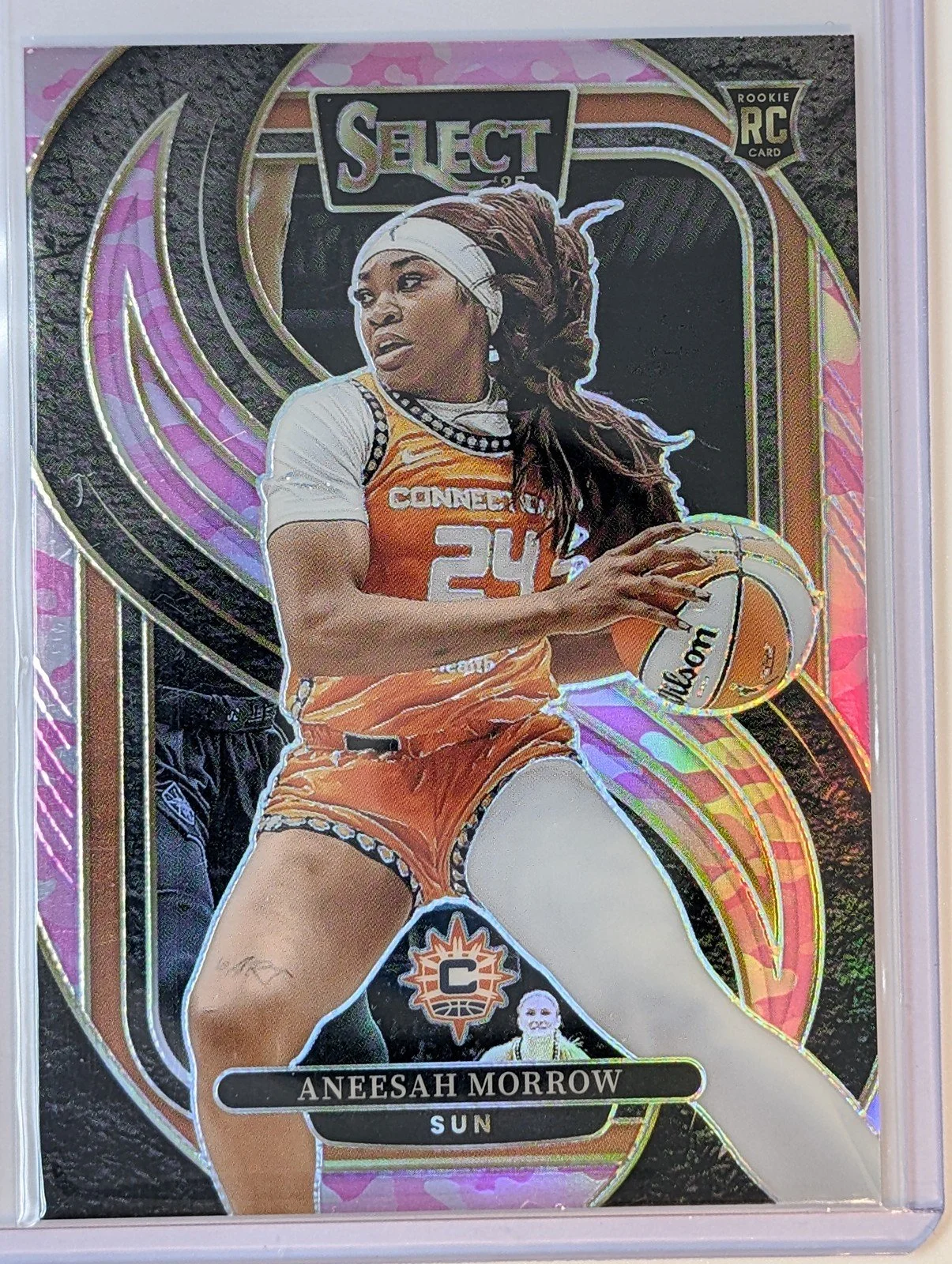 Front of 2025 Panini Select WNBA #176 Aneesah Morrow "Pink Camo" /175