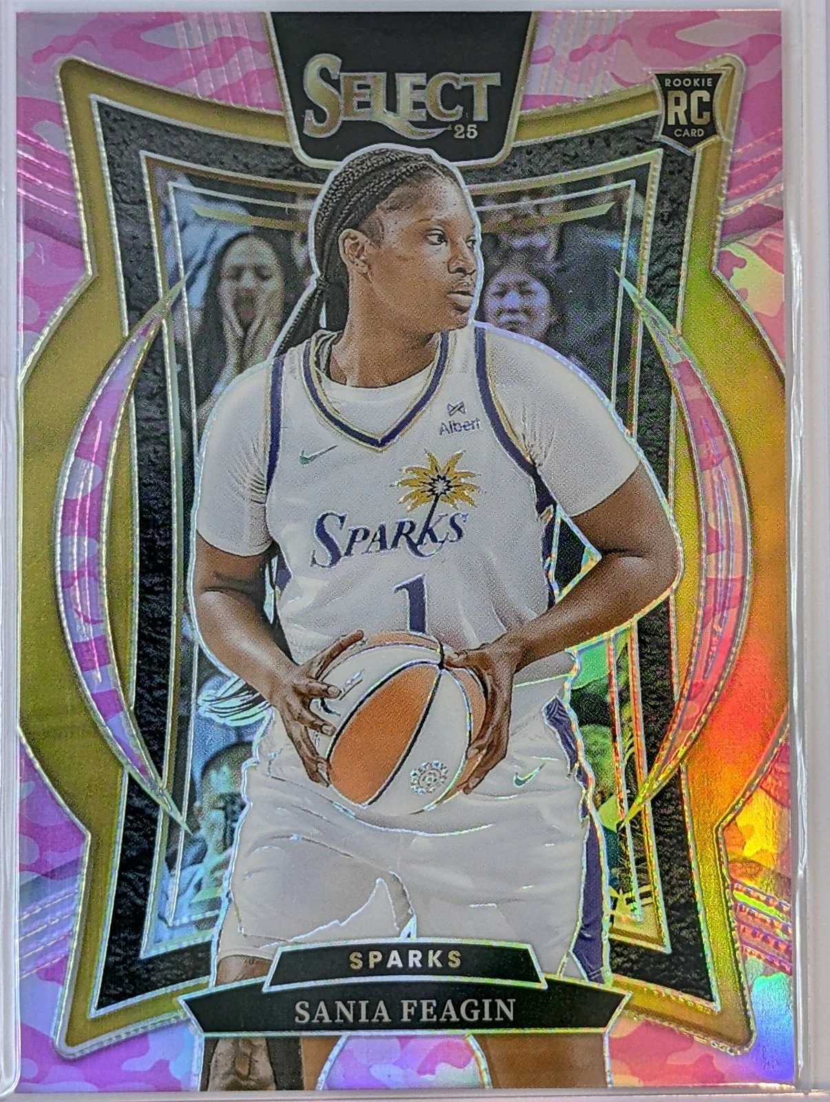 Front of 2025 Panini Select WNBA 123/175 #20 Sania Feagin Pink Camo Prizms /175