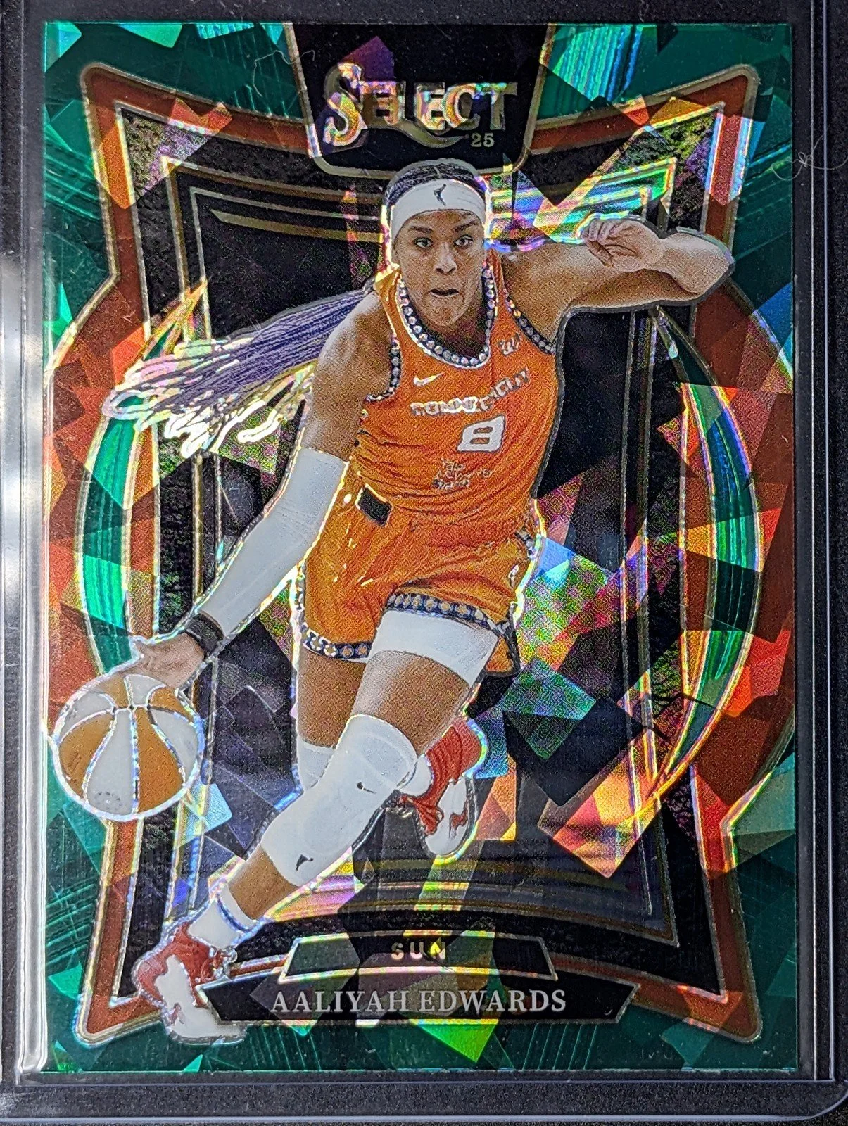 Front of 2025 Panini Select WNBA #32 Aaliyah Edwards Green Ice Prizms