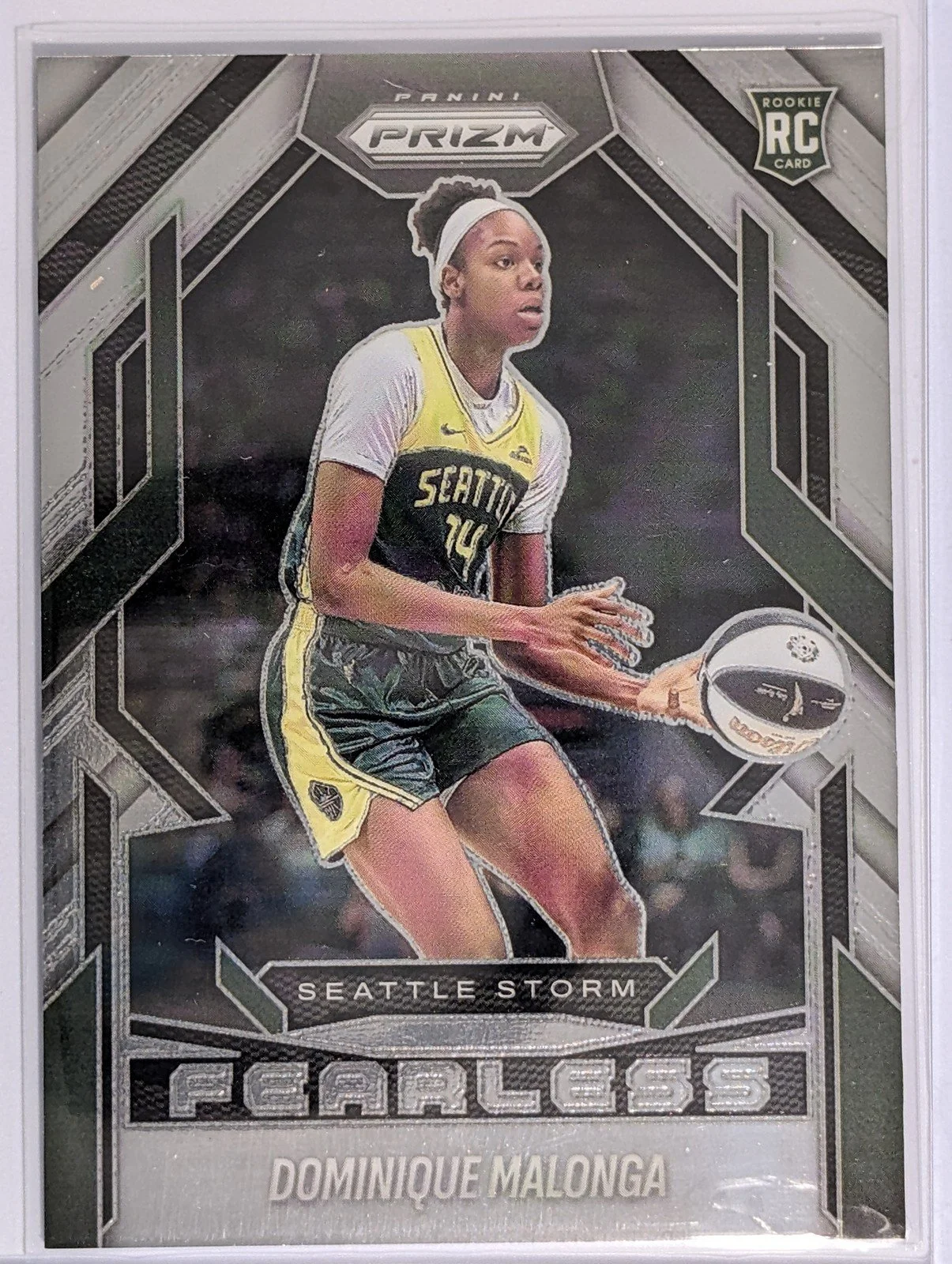 Front of 2025 Panini Prizm WNBA #14 Dominique Malonga Fearless