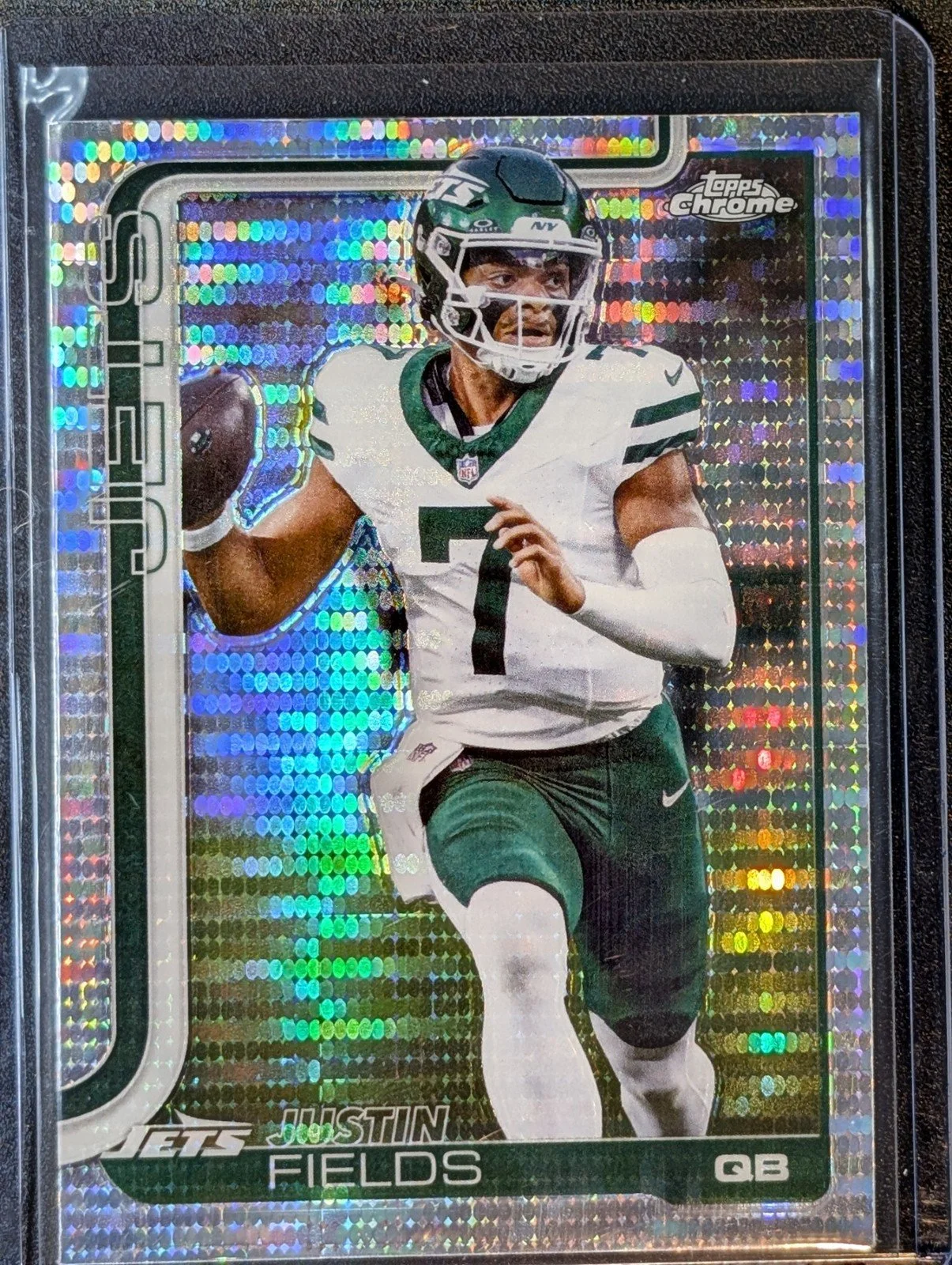 Front of 2025 Topps Chrome #237 Justin Fields Pulsar Refractor