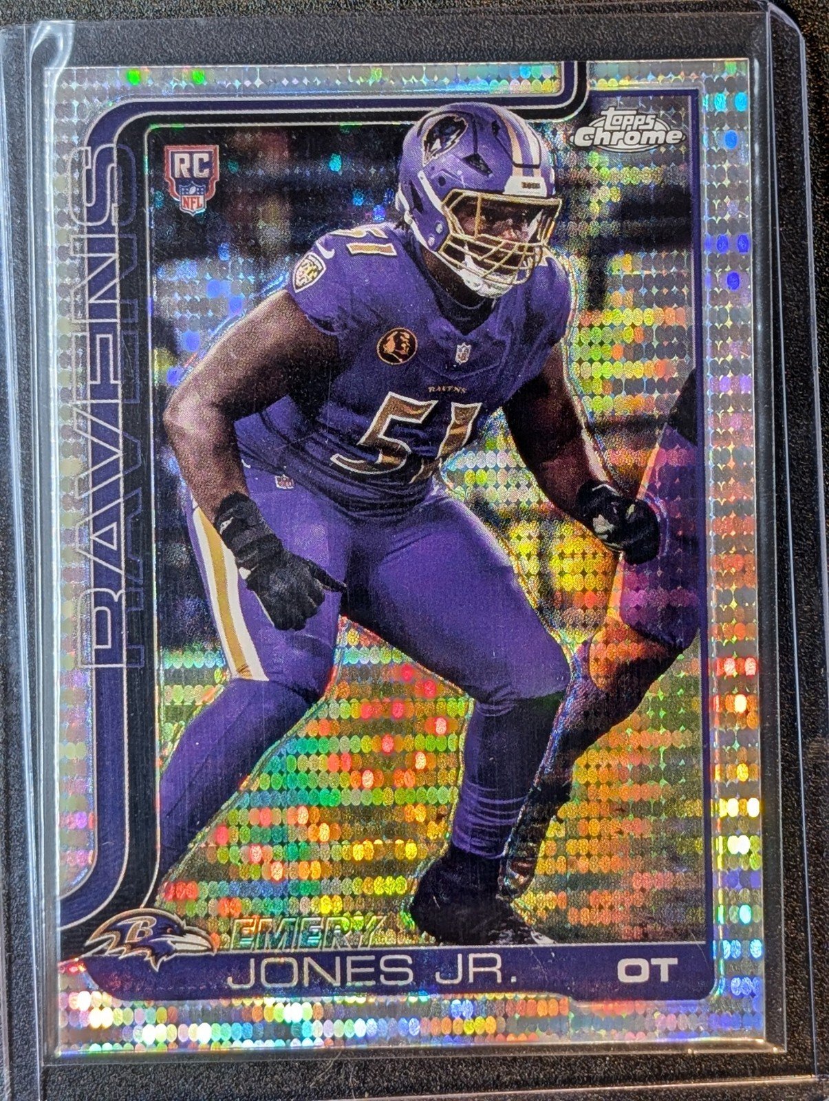 Front of 2025 Topps Chrome #386 Emery Jones Jr. Pulsar Refractor RC