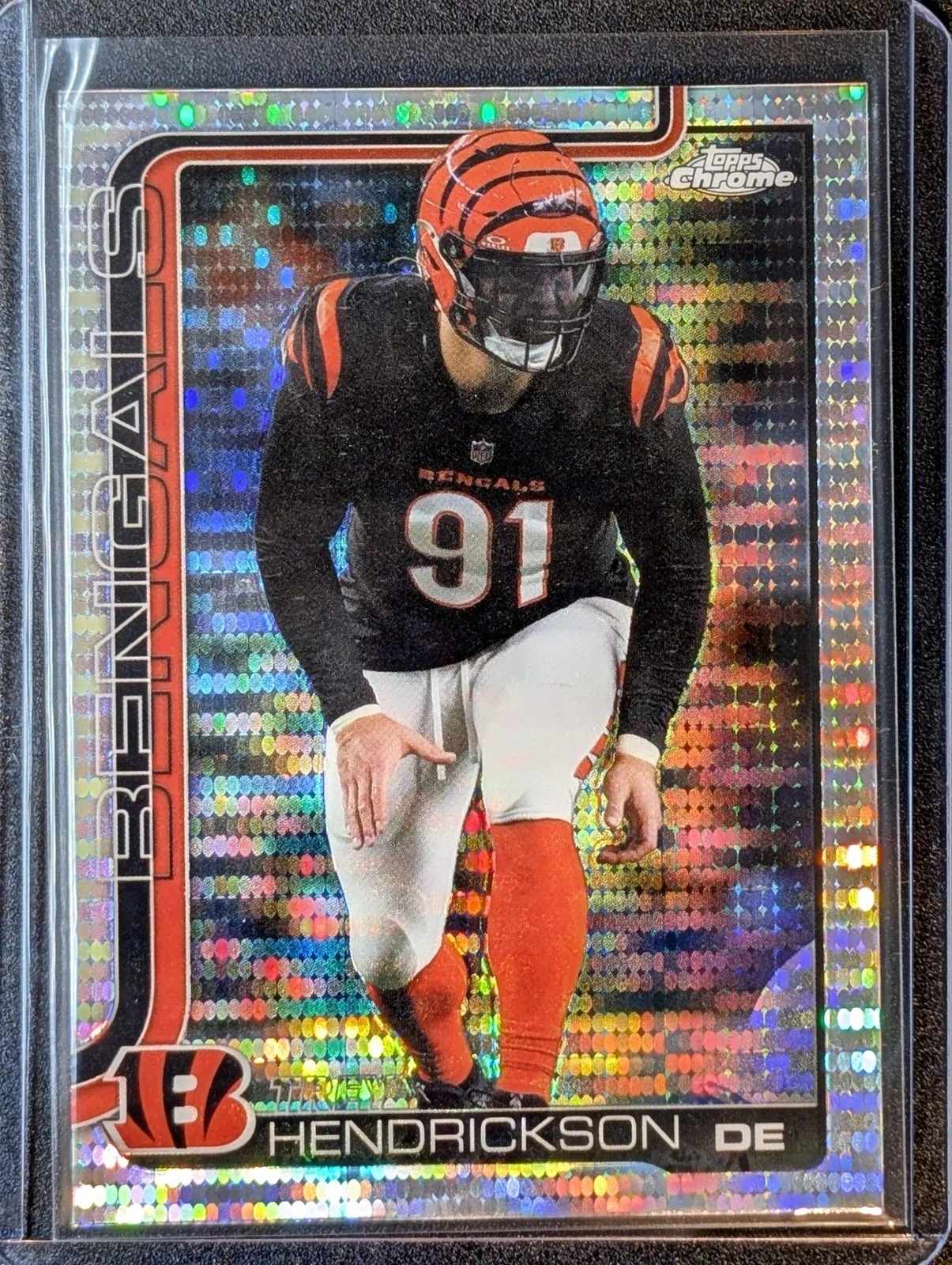 Front of 2025 Topps Chrome #65 Trey Hendrickson Pulsar Refractor