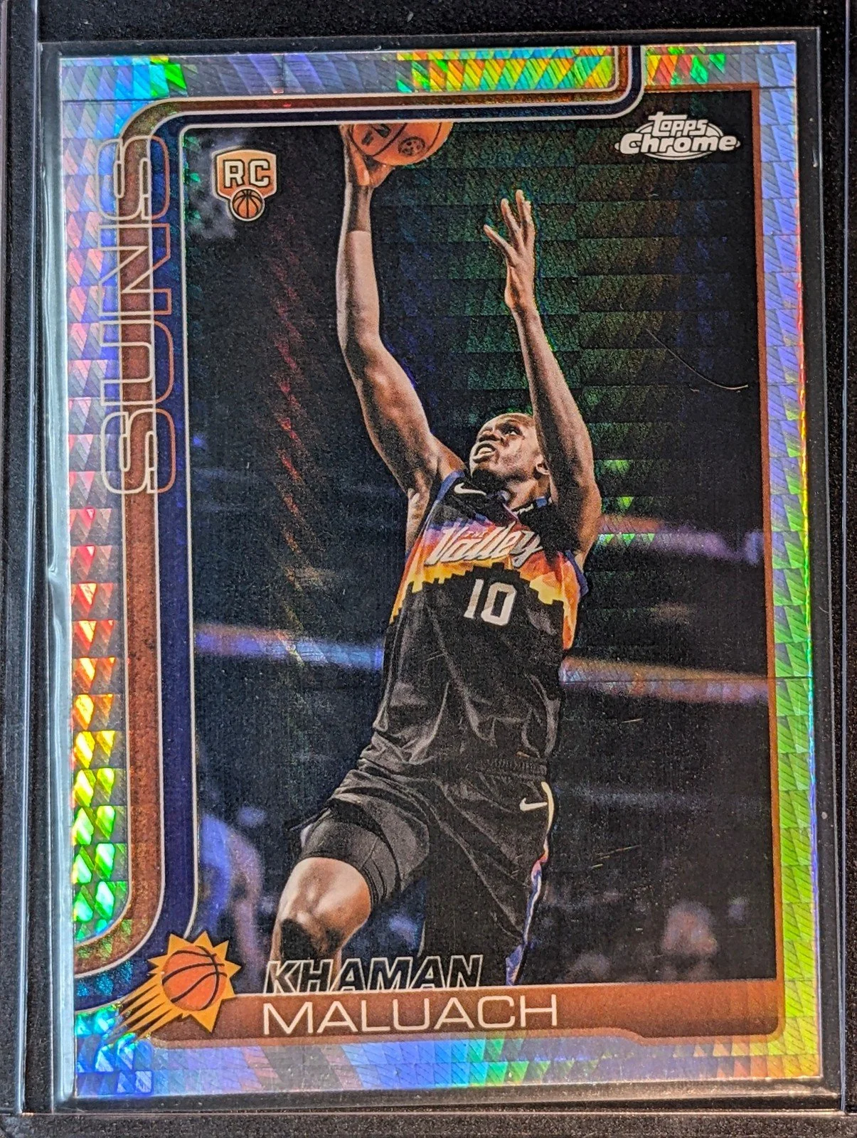 Front of 2025-26 Topps Chrome Update #160 Khaman Maluach Prism Refractor