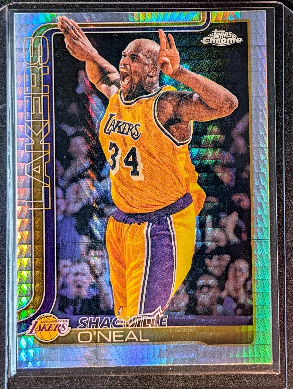 Front of 2025-26 Topps Chrome Update #142 Shaquille O’Neal Prism Refractor