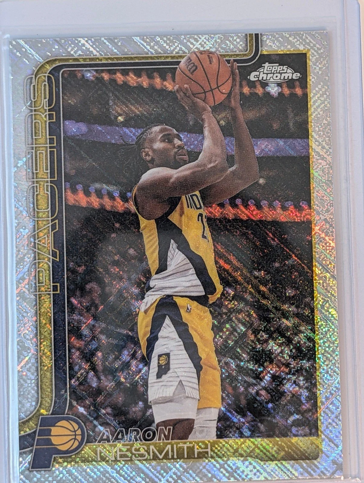 Front of 2025-26 Topps Chrome Update #134 Aaron Nesmith Skylight Refractor