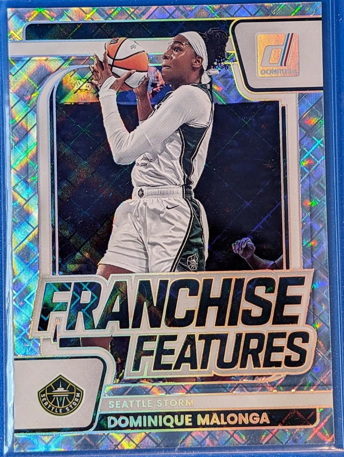 Front of 2026 Donruss WNBA #10 Dominique Malonga Franchise Features Diamond