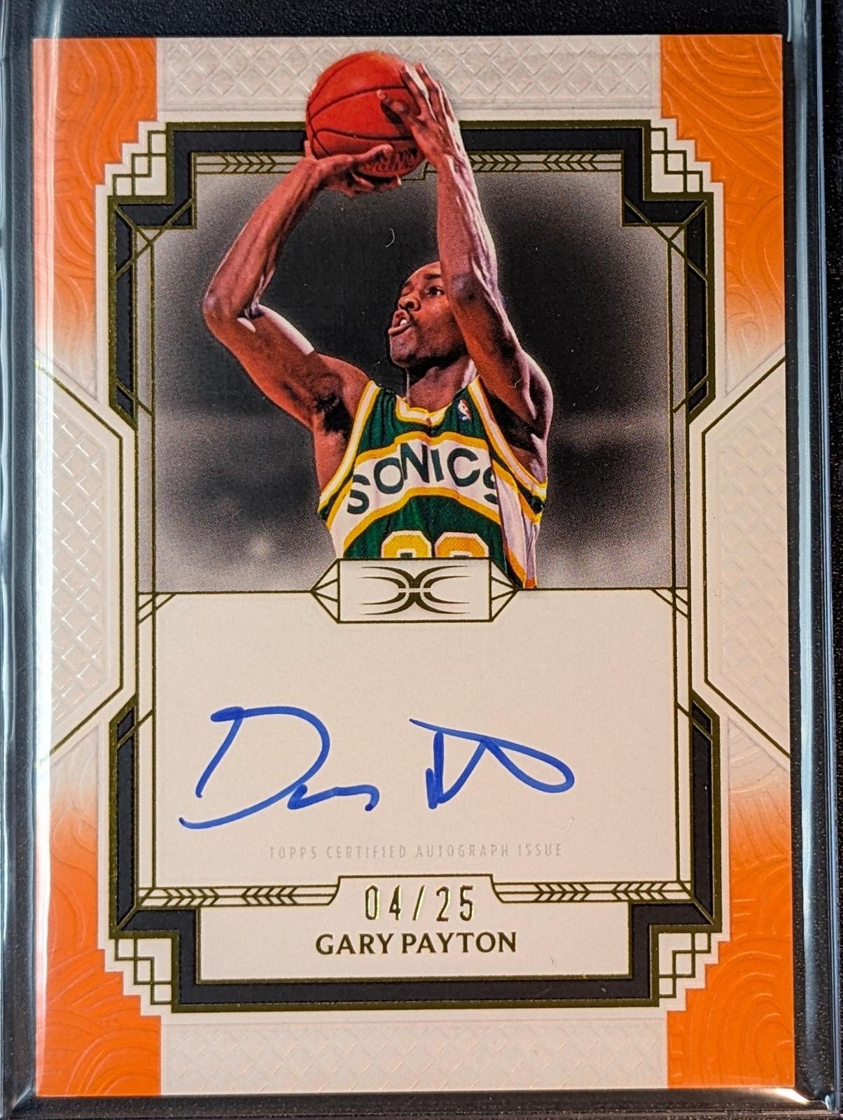 Front of 2025-26 Topps Definitive Collection /25 Gary Payton Orange #DFA-GP