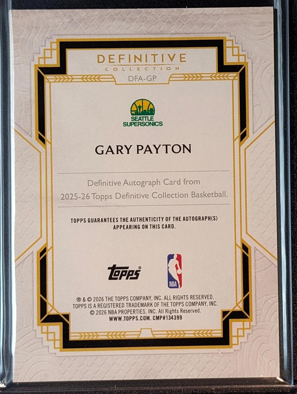 Back of 2025-26 Topps Definitive Collection /25 Gary Payton Orange #DFA-GP