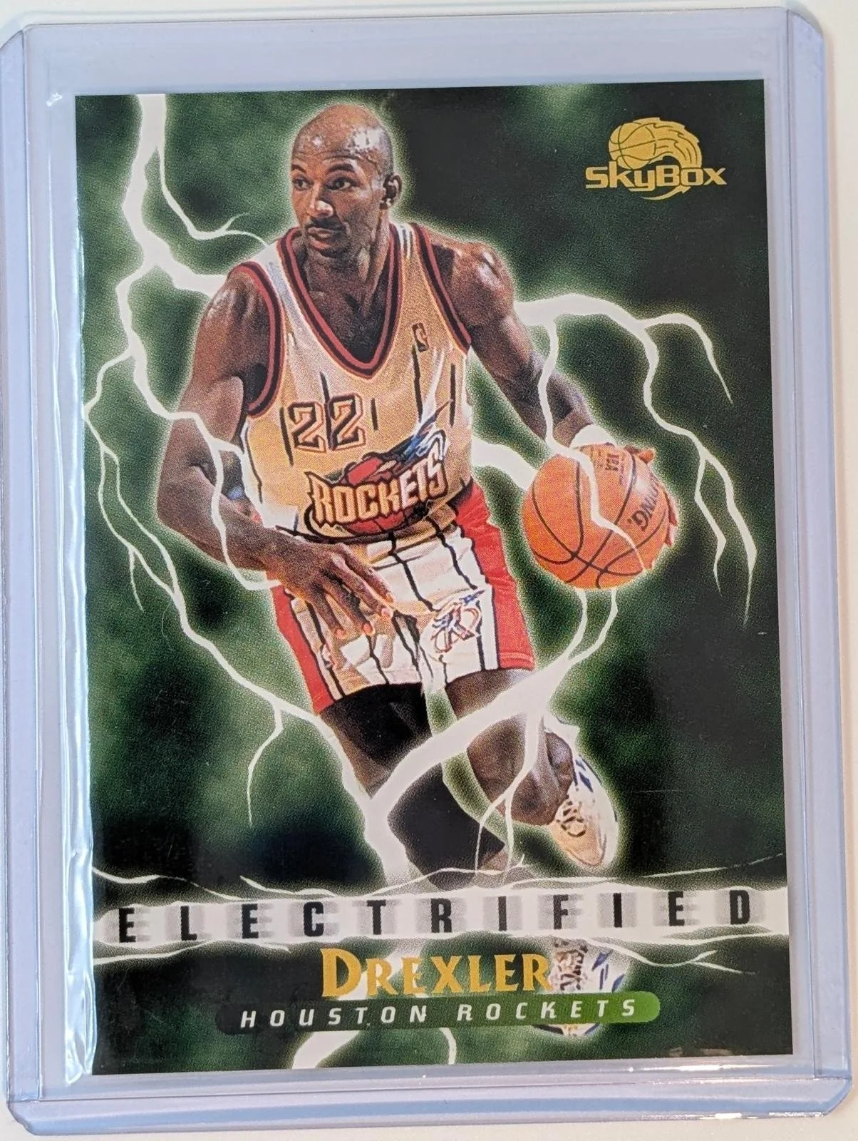 Front of 1995-96 SkyBox Premium Clyde Drexler Electrified #285