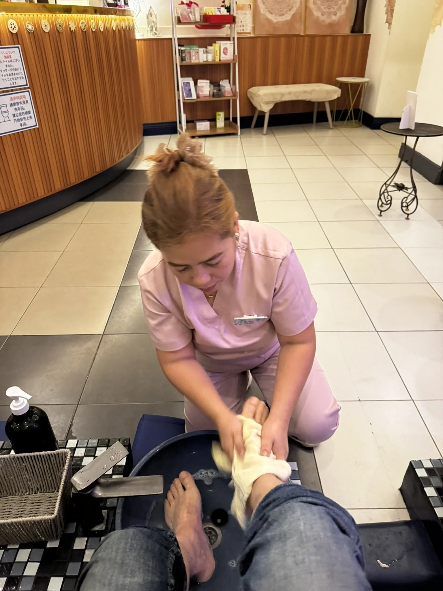 Lynn spa cebu | Hot Stone massage 