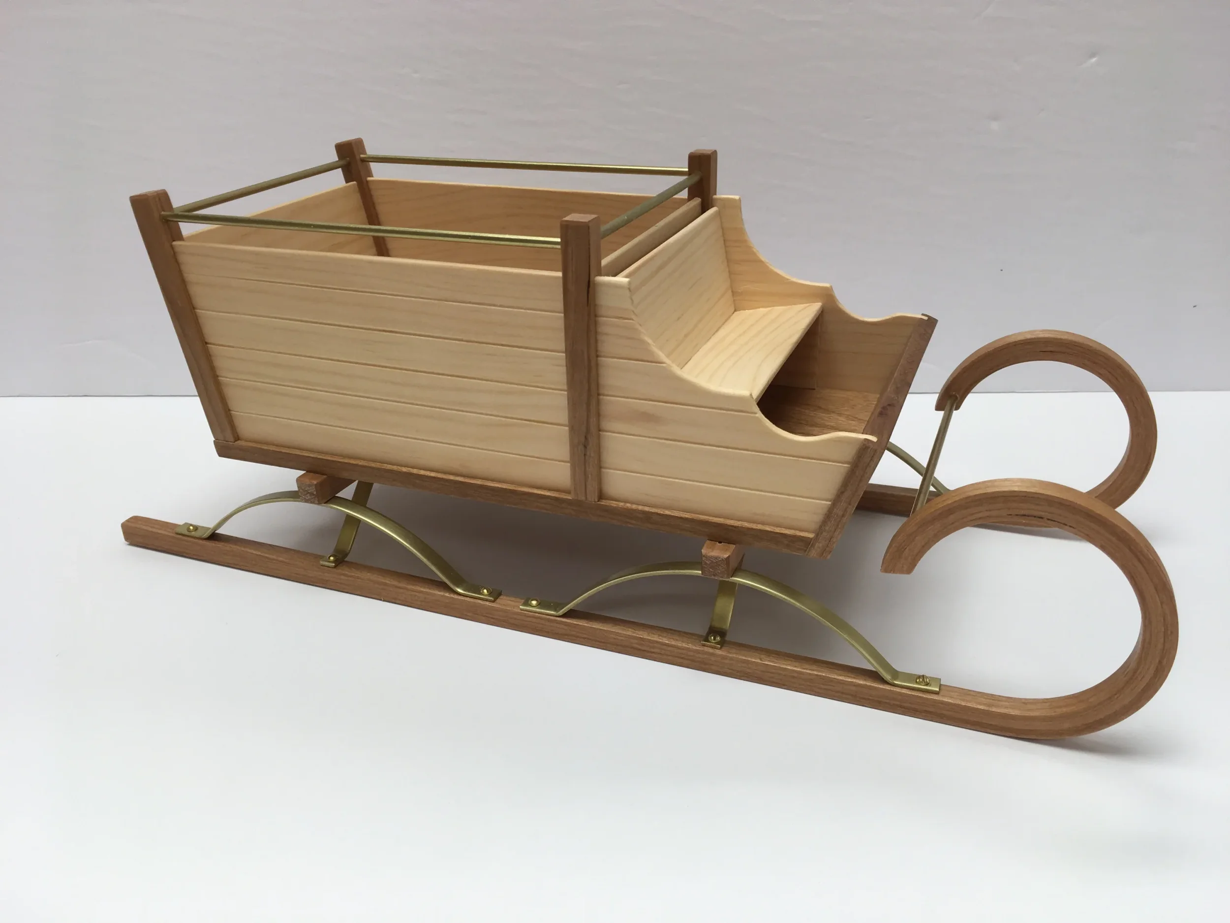 Sleigh Center Piece (2).webp