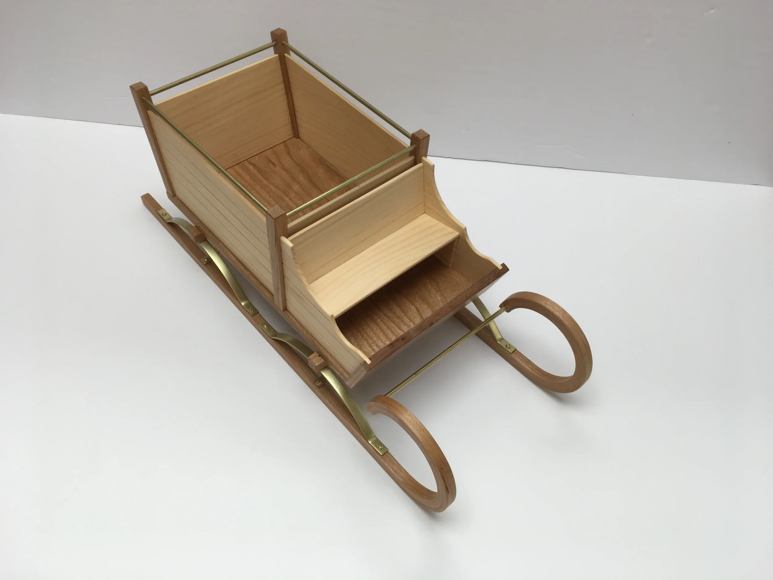 Sleigh Center Piece (1).webp