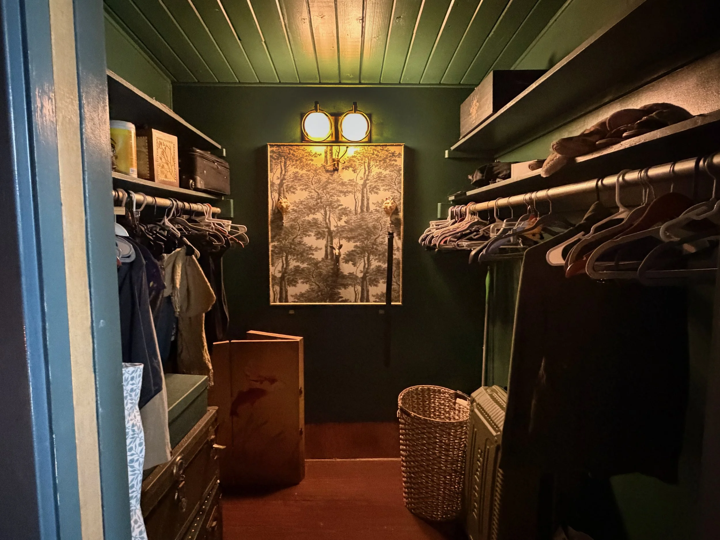 WalkinCloset.jpg