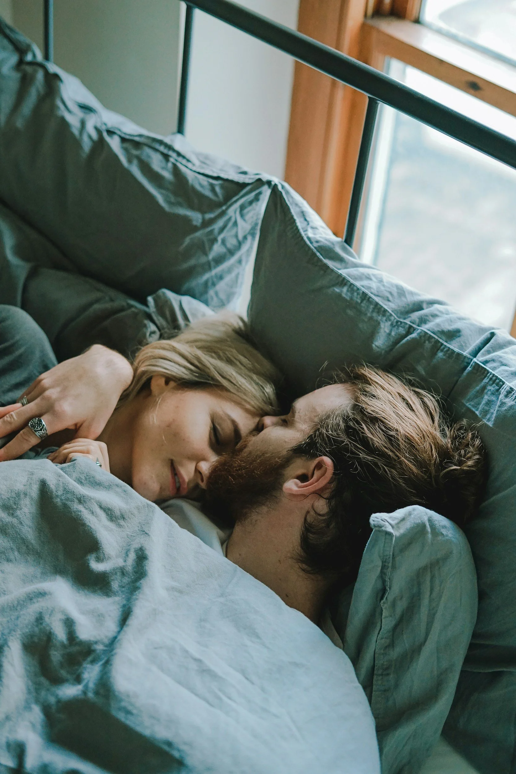 A couple being affectionate after having a sex therapy session with sex therapist, Keri Sipek, LMFT, PMH-C in Phoenix, Scottsdale, Gilbert, Tucson, and Arizona.