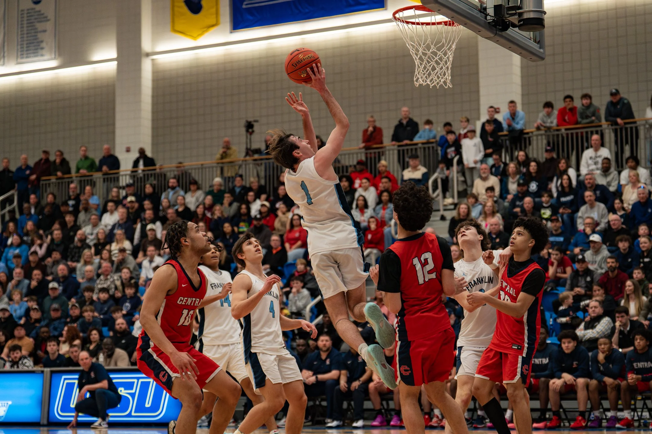 f-bball-3-10-125.jpg