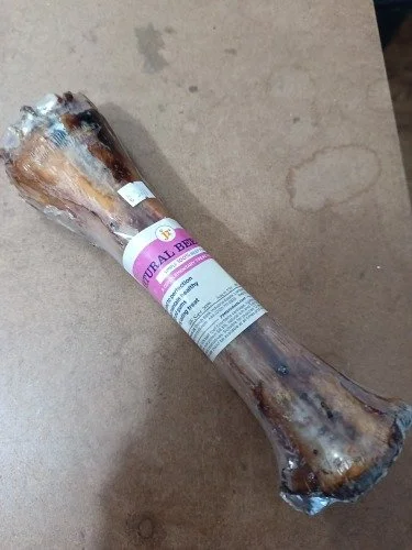 🐄 BEEF FEET 🦴

Got a dog who takes their chewing seriously? 😅

Our Beef Feet are a big, long-lasting natural chew for dogs who love a challenge! 🐶🦴

Made from 100% beef foot and slow-dried to preserve the natural flavour and texture, they contai