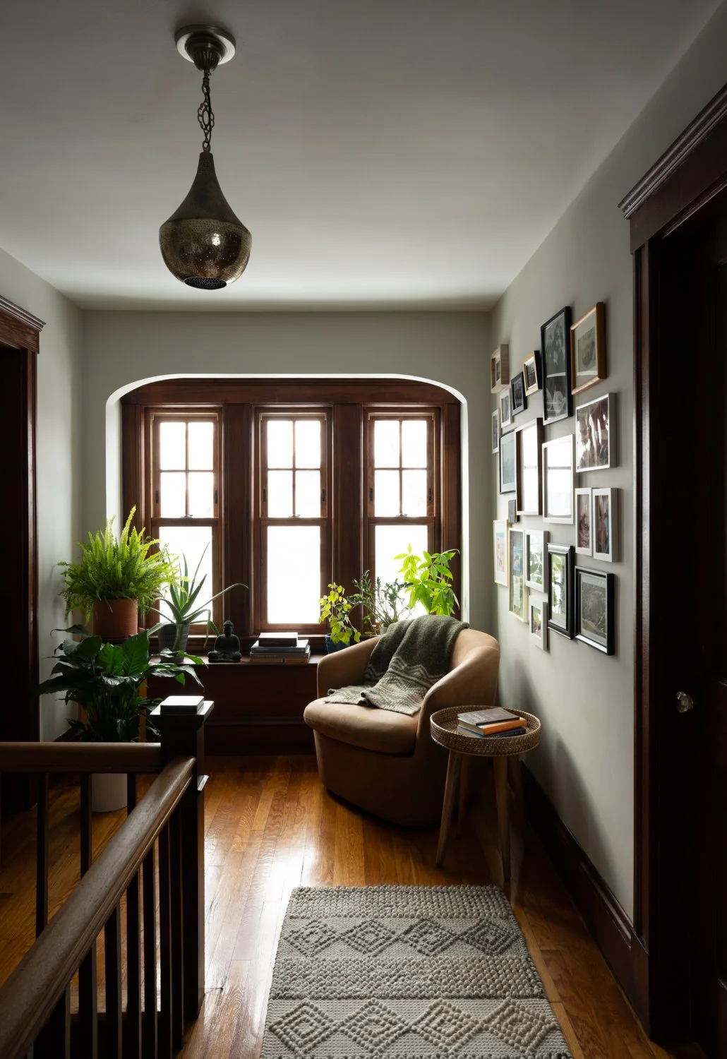 09-Zephyr and Ore-Alcove.jpg