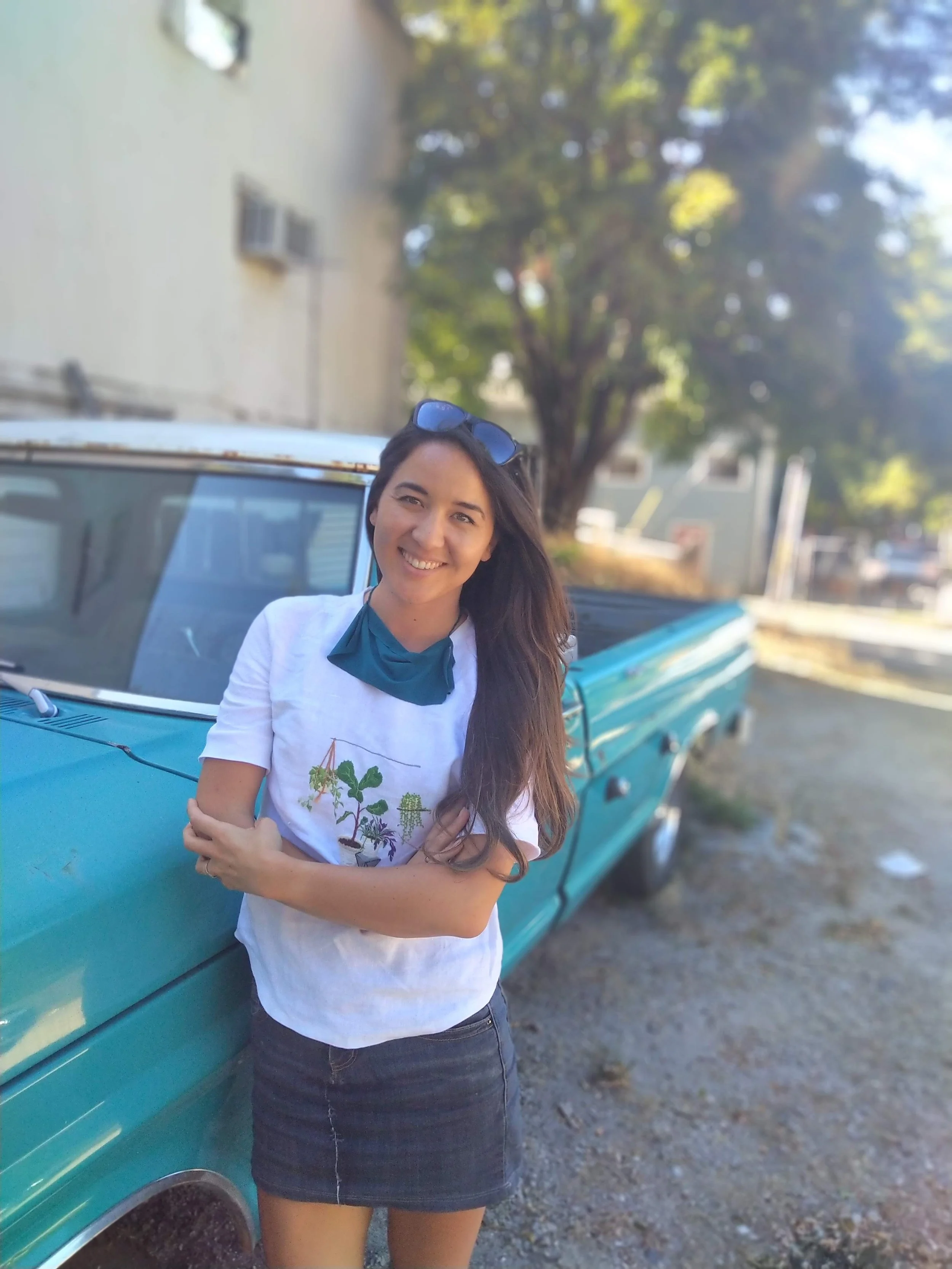 Girl with turquoise F100