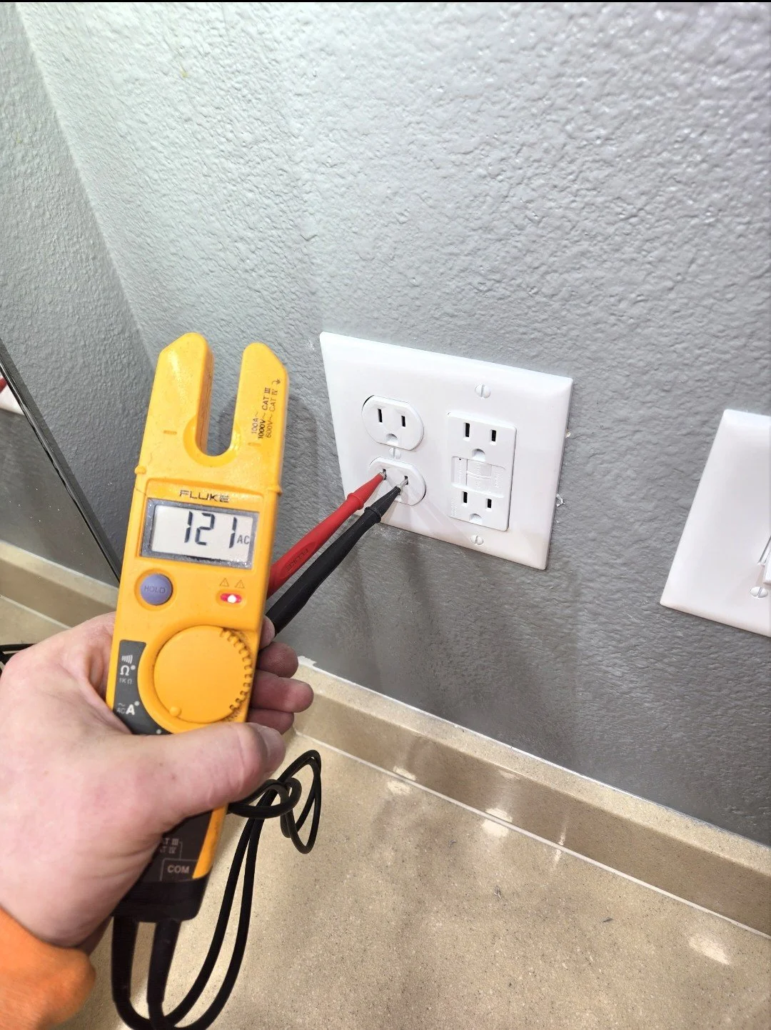 Voltage test with multimeter and troubleshooting