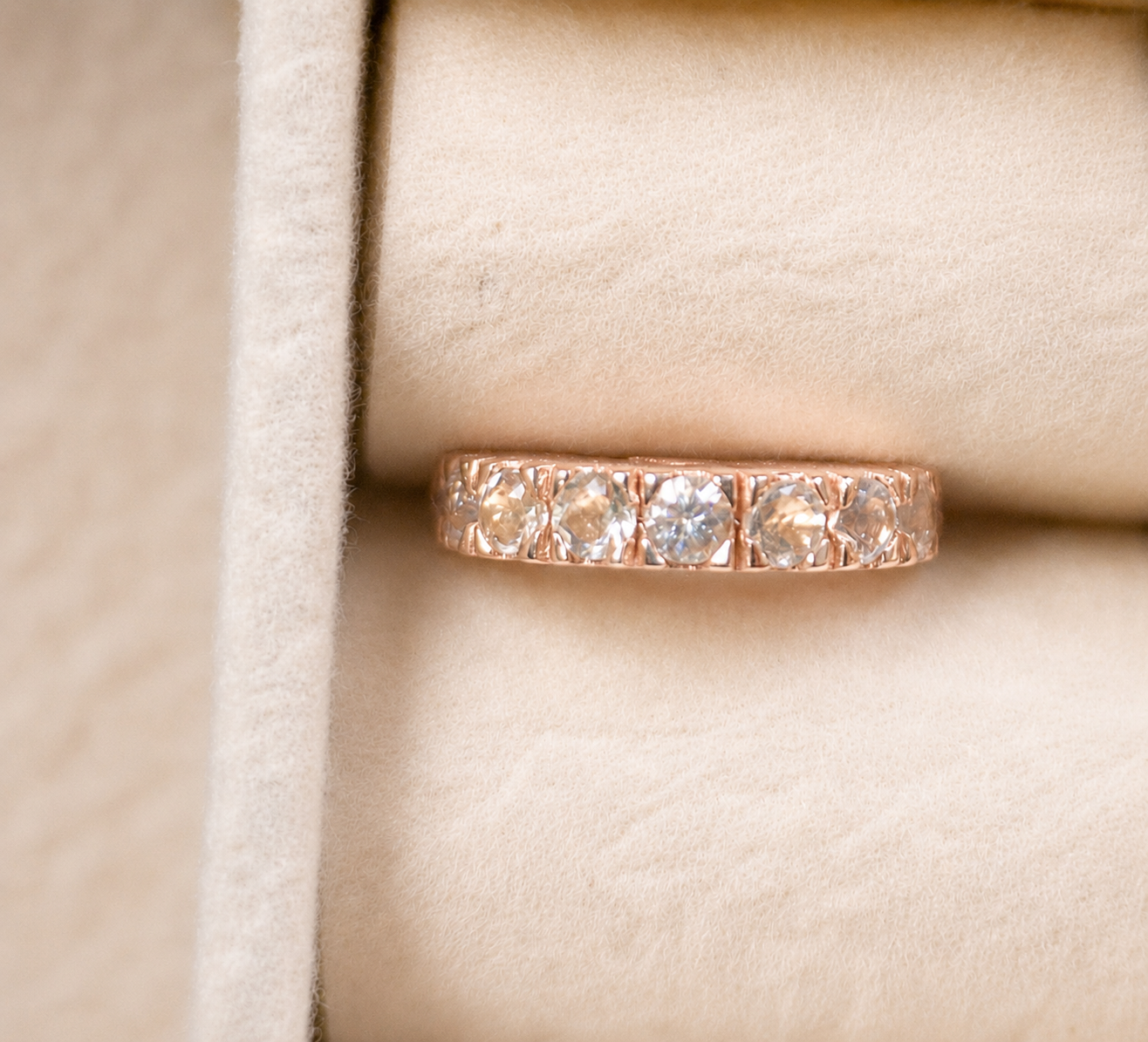 moonstone|rosa.png