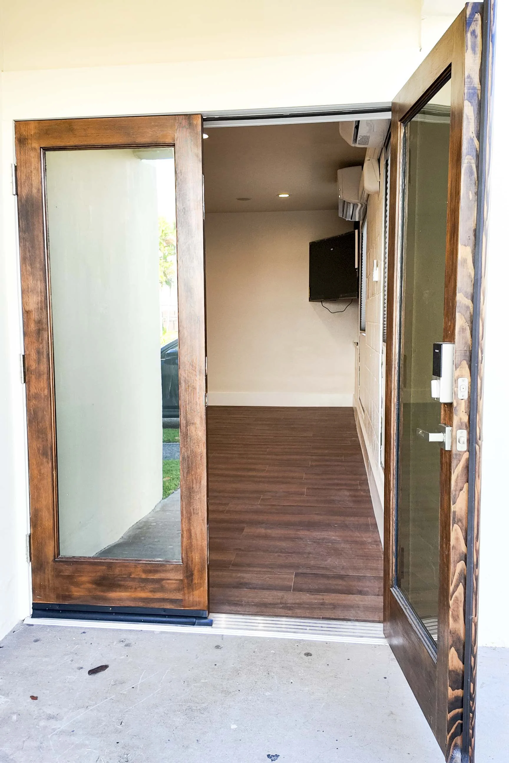 'Ike Collective Entrance